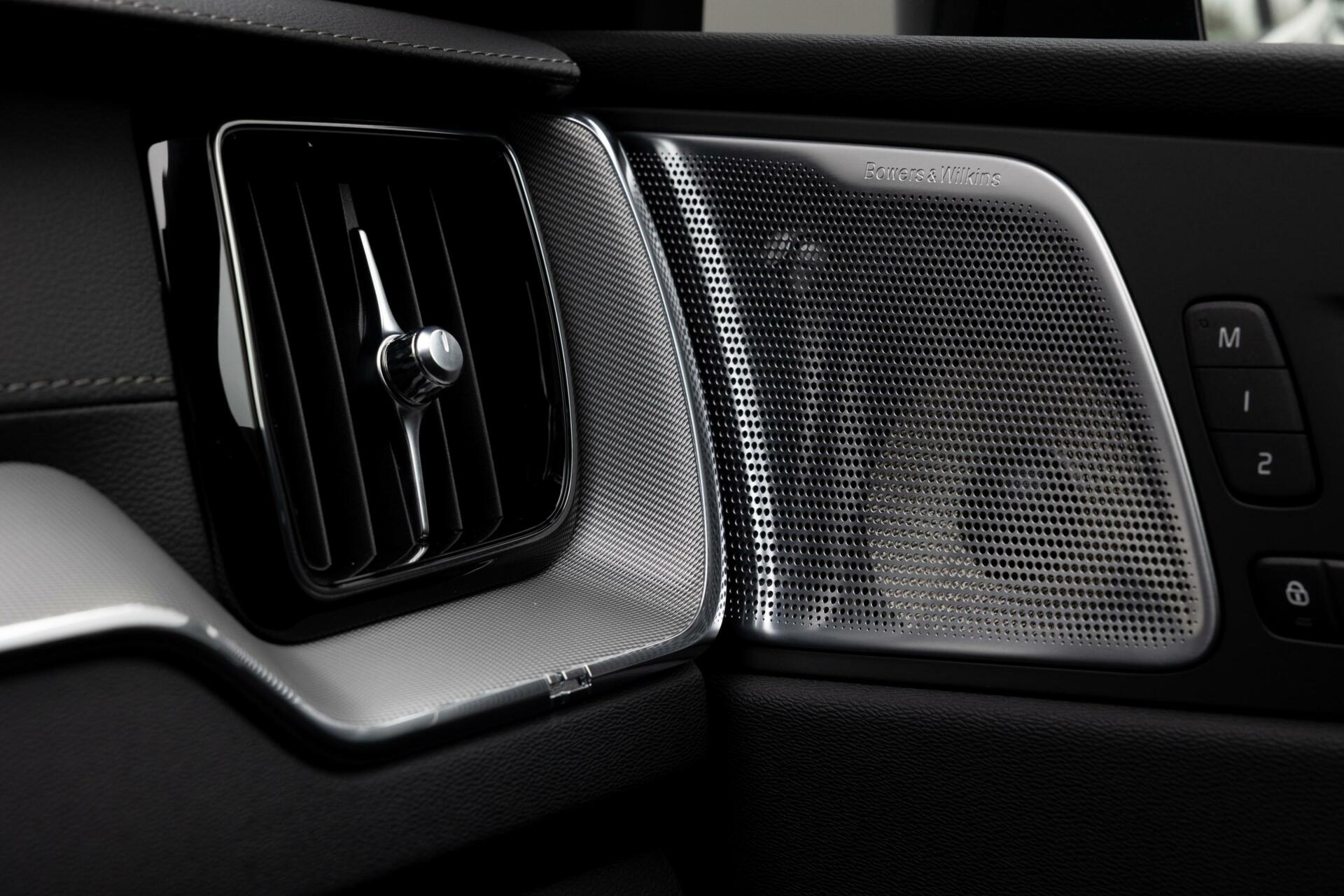Volvo XC60 | Recharge T8 AWD | Polestar Engineered | Long Range | FULL OPTION | 360graden Camera | Panoramadak | 22” Polestar Diamond Blac