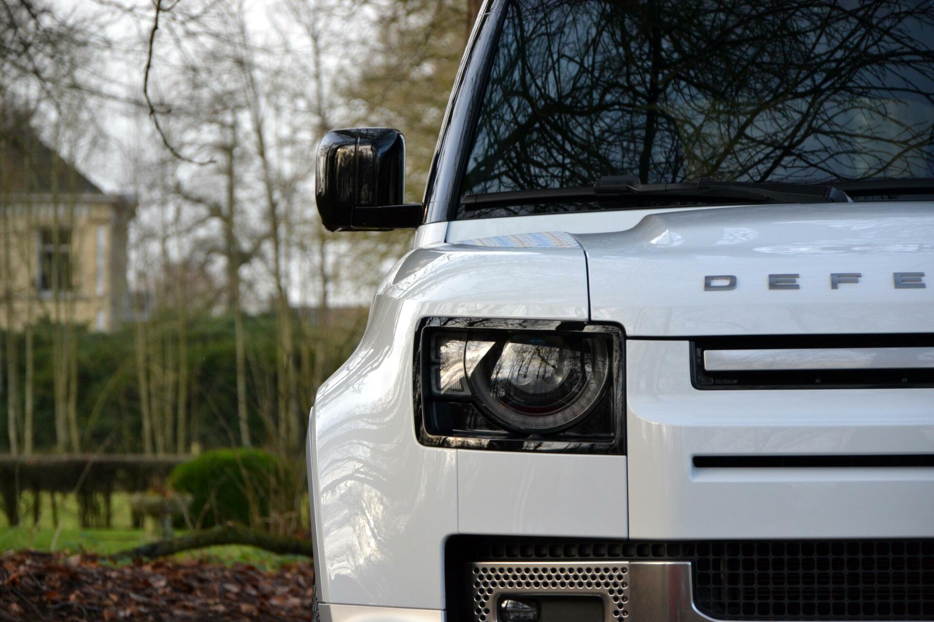 Land Rover Defender 3.0 D250 110 MHEV SE Luchtvering EX BTW Grijs Kenteken