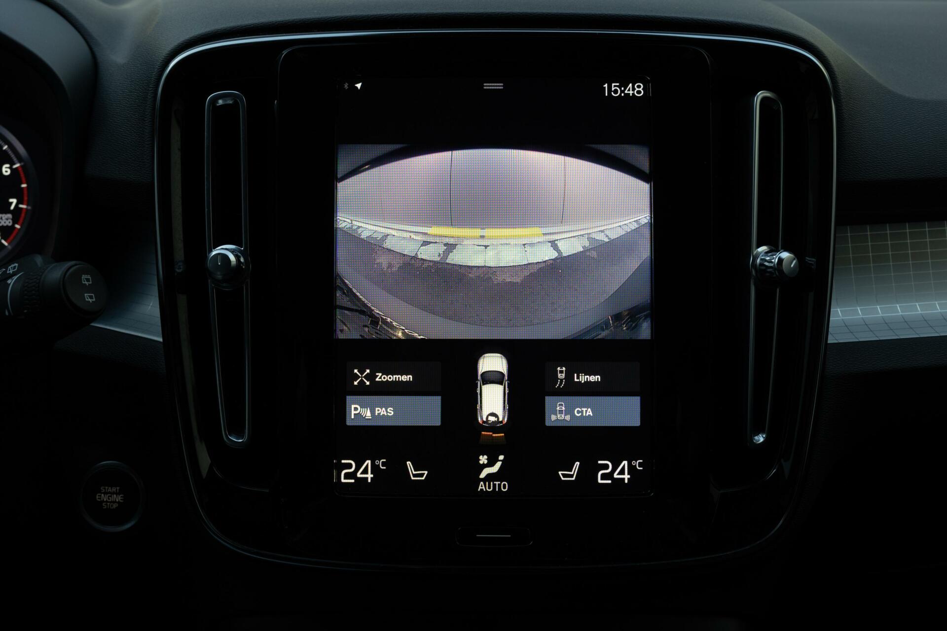 Volvo XC40 2.0 B4 Momentum Pro IntelliSafe DAB Keyless