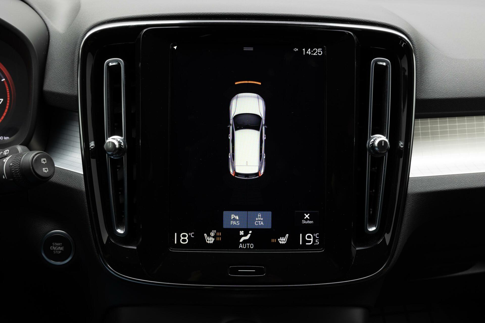 Volvo XC40 | B4 Momentum Business | Full Led Koplampen | Winterpack | BLIS | Adaptive Cruise |