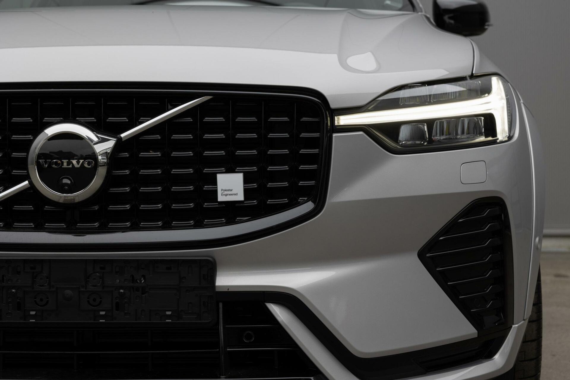 Volvo XC60 | T8 AWD Polestar Engineered | Long Range | Full Option | 455pk gecombineerd vermogen | Polestar 22-inch 5-Y Spaaks Velgen | Hea