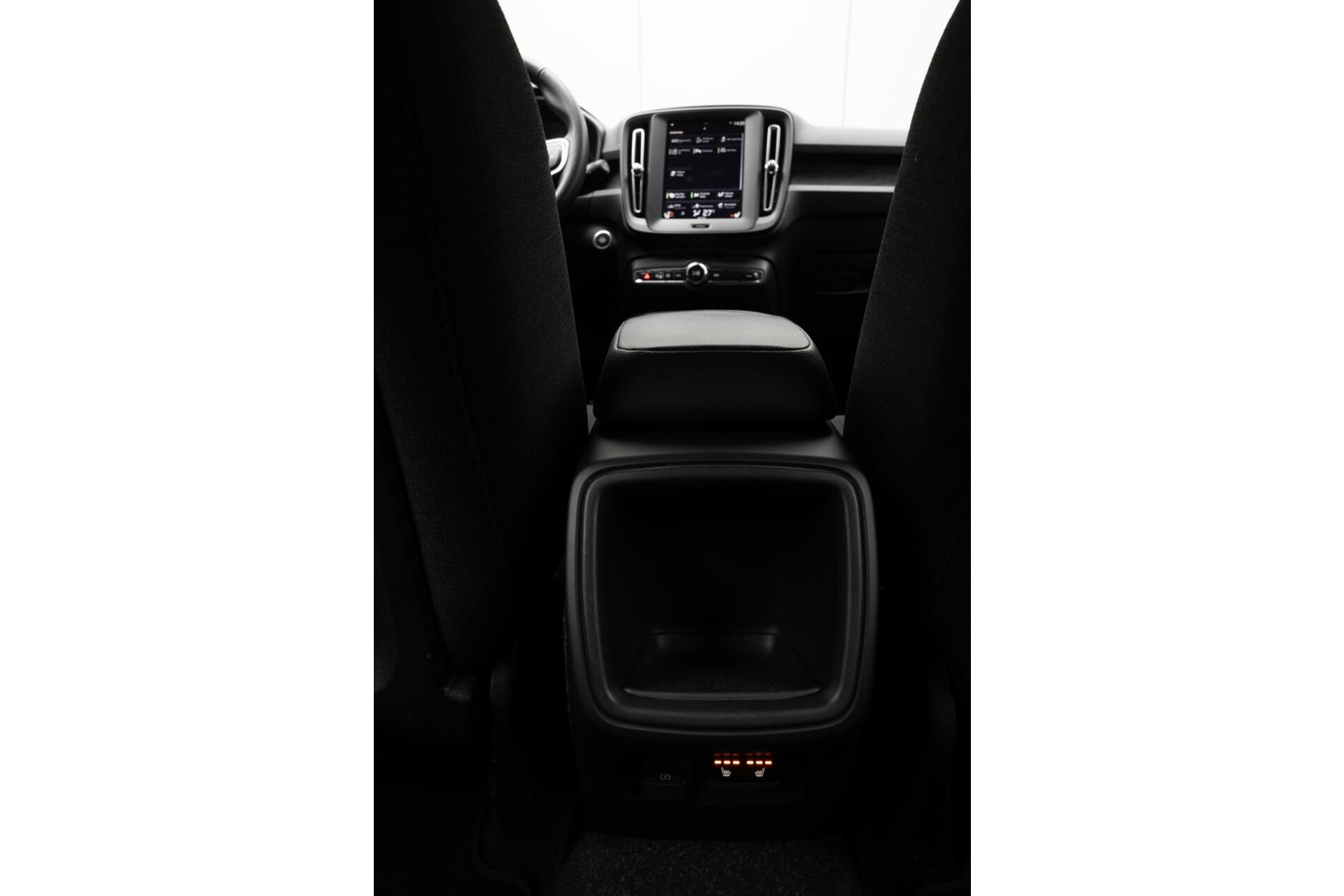 Volvo XC40 | T2 Momentum | Automaat | Keyless | Cruise Control | DAB+ |