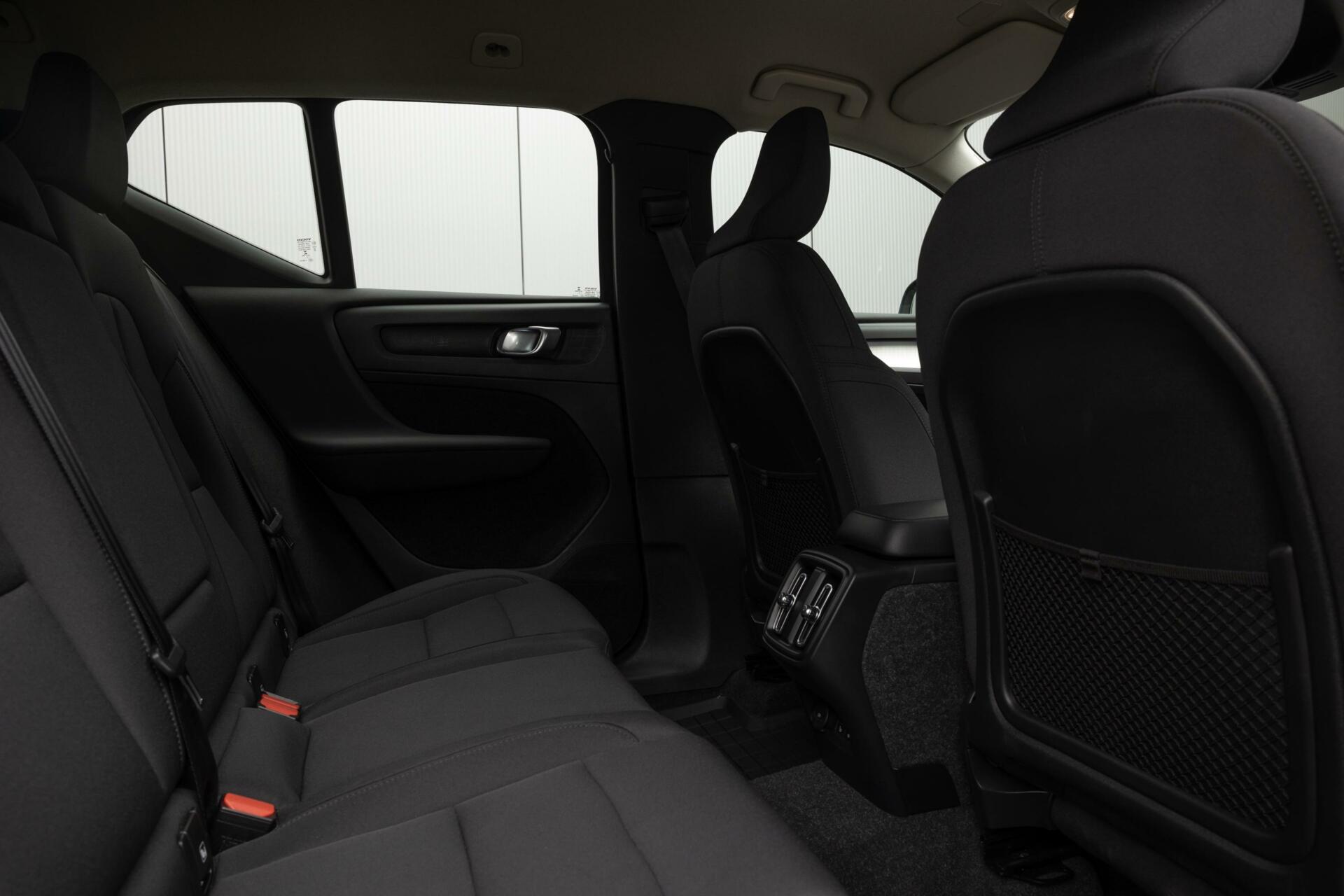 Volvo XC40 | B4 Momentum Pro | Adaptive Cruise | Winterpack | Achteruitrijcamera |