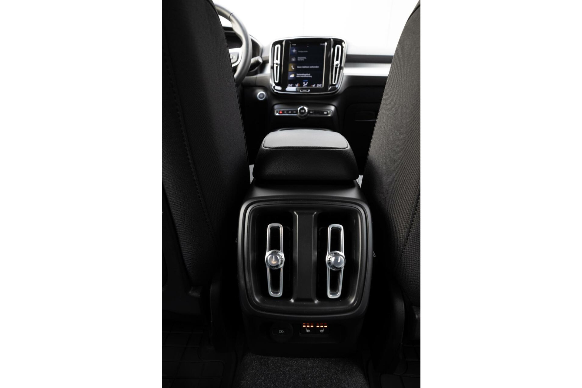 Volvo XC40 | B4 Momentum Pro | Adaptive Cruise | Winterpack | Achteruitrijcamera |