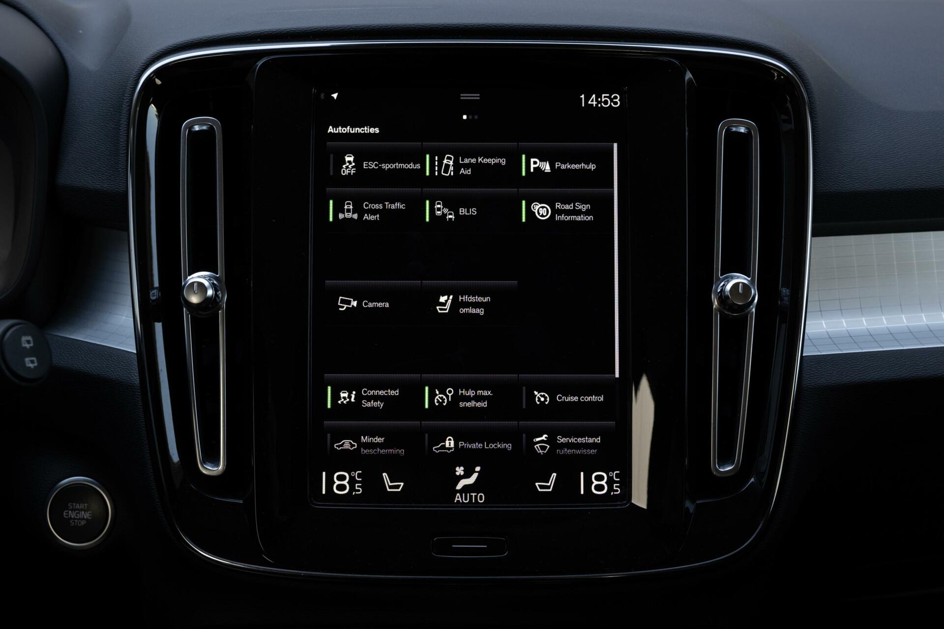 Volvo XC40 | B4 Momentum Business | BLISS | 2100kg trekgewicht | Adaptive Cruise | Full LED |