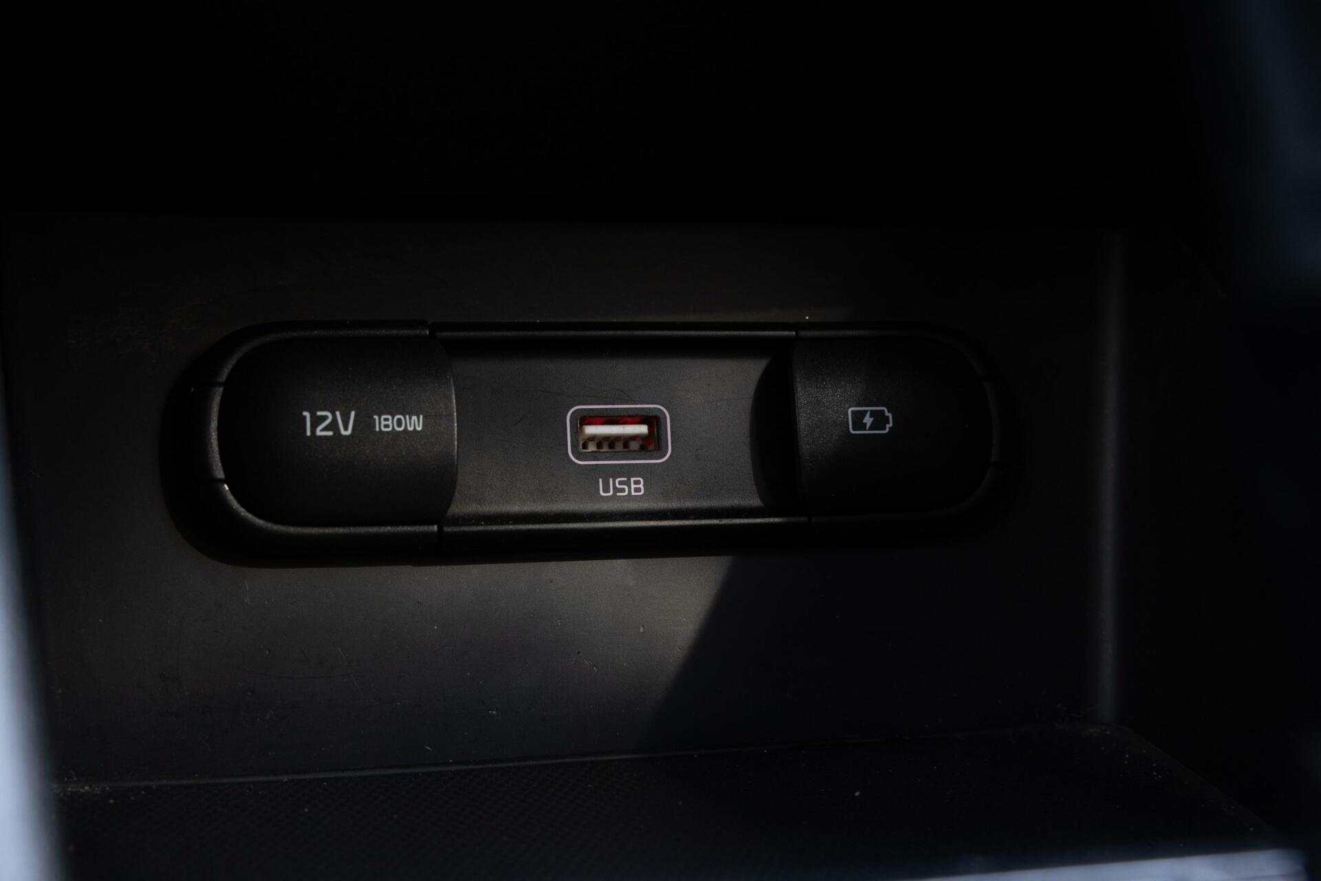 Kia Niro | 1.6 GDi PHEV Plug in Hybrid| DynamicLine | Navigatie | Achteruitrijcamera | Getint Glas | Winterpack |