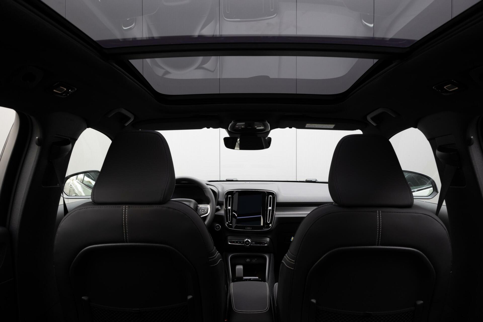 Volvo XC40 | B3 Ultra Dark | H&K Audio | 360° Camera | Panoramadak | MY 2025 |