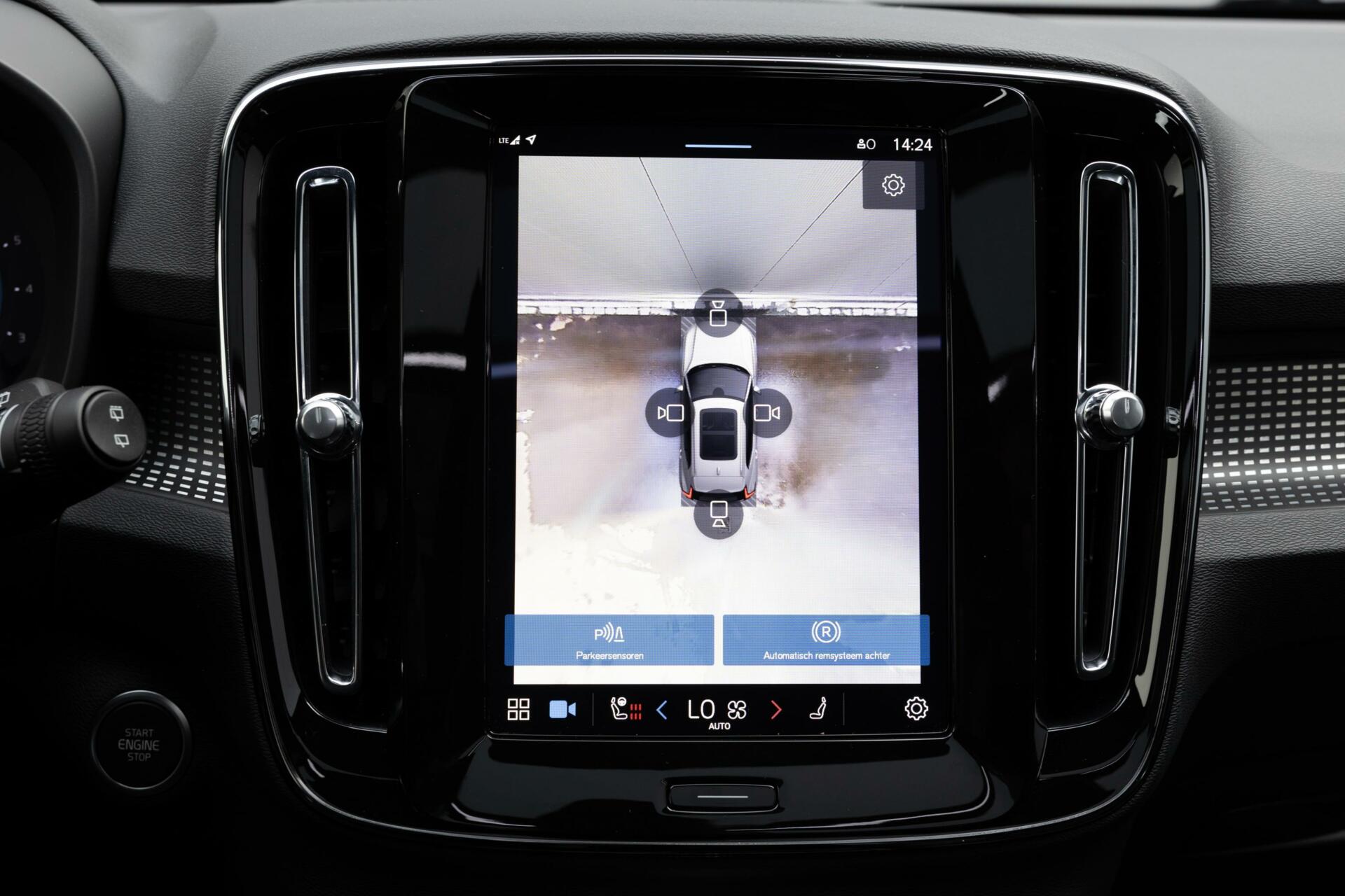Volvo XC40 | B3 Ultra Dark | H&K Audio | 360° Camera | Panoramadak | MY 2025 |
