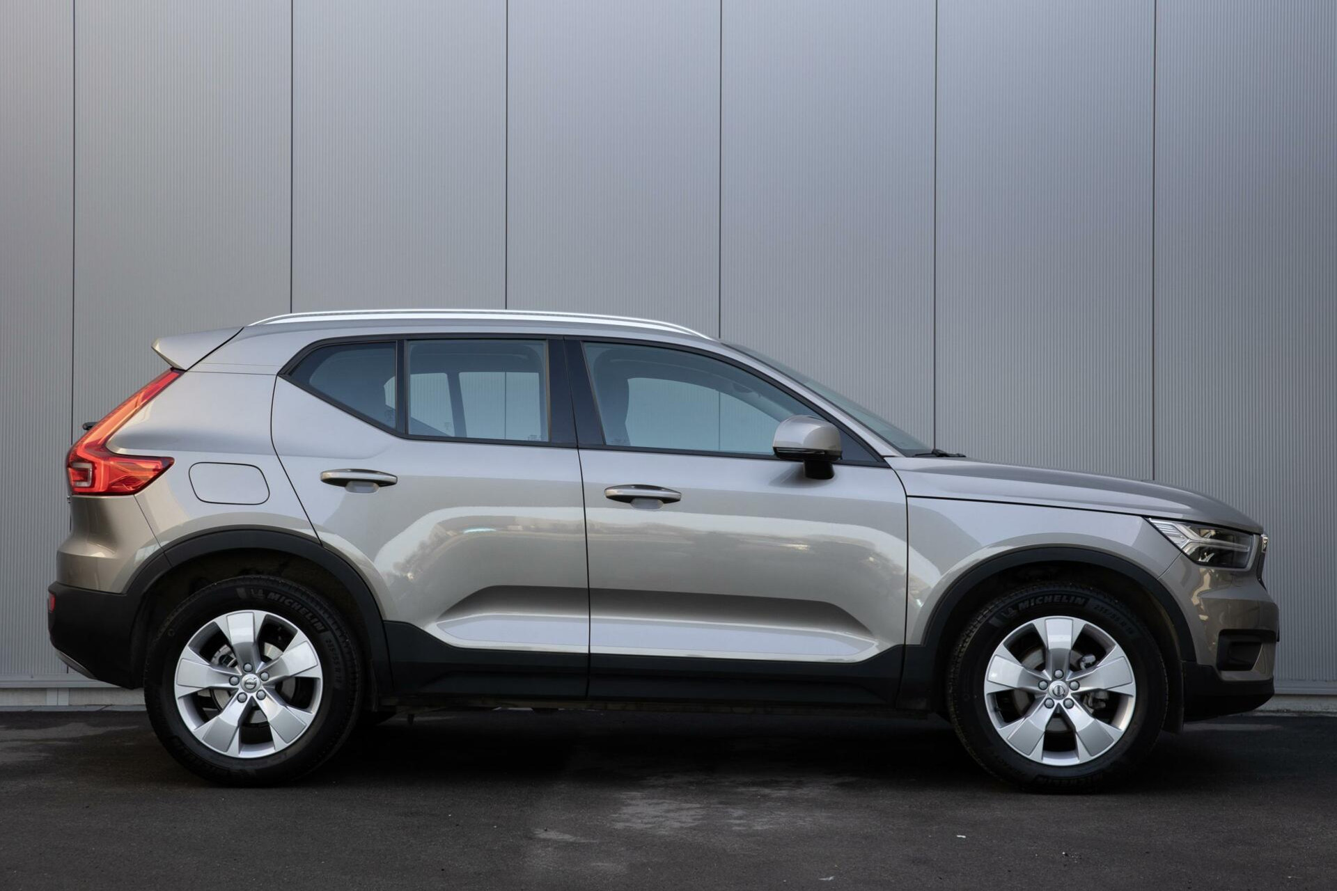 Volvo XC40 | T2 Momentum | lage km stand | Cruise Control | Winterpack | DAB+