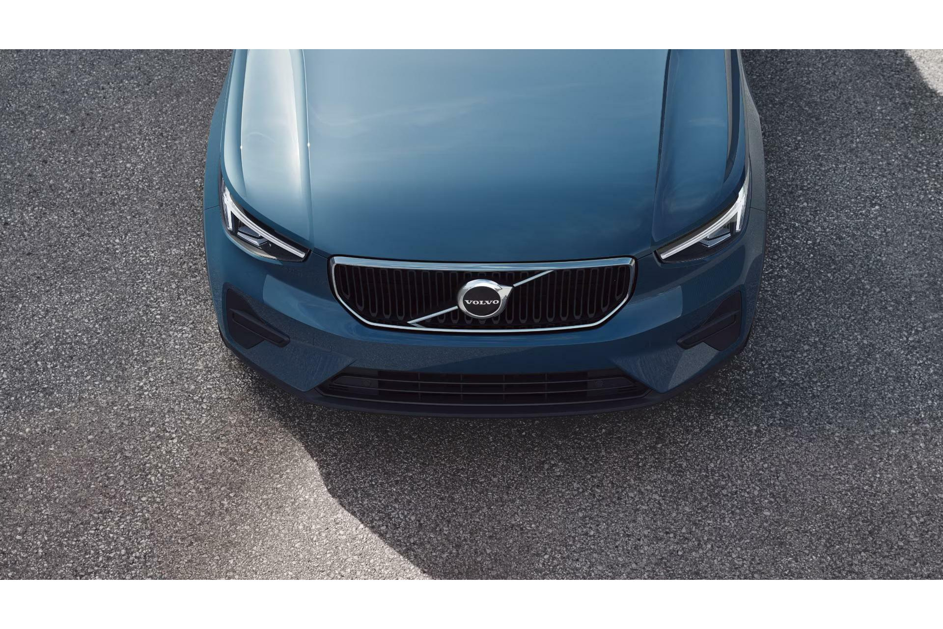 Volvo XC40 | B3 Core | Winterpack | LED ”Thors Hammer” Koplampen | 19” LM Velgen | Achteruitrijcamera |