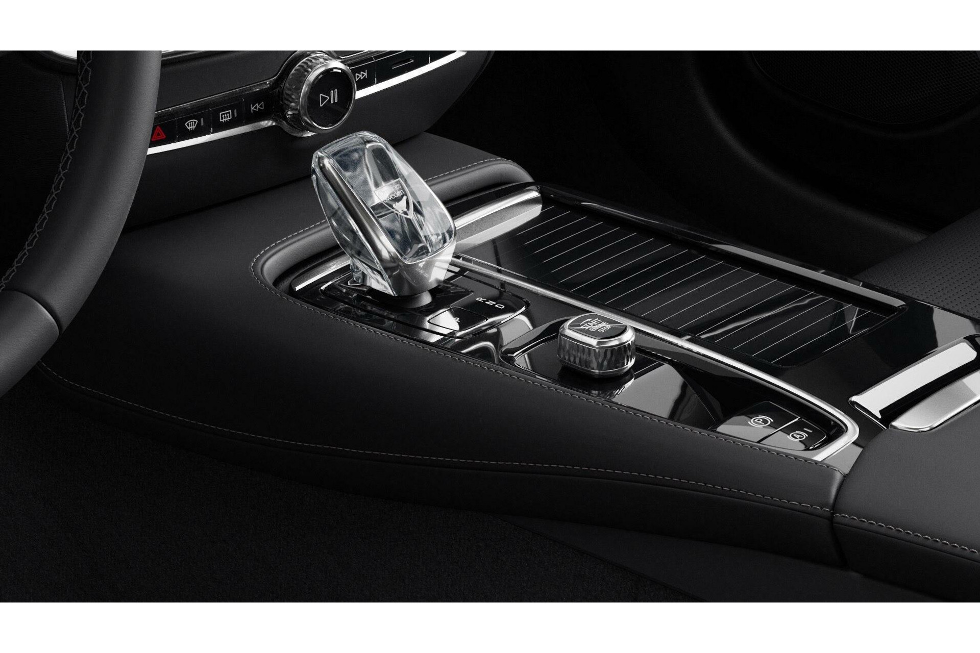 Volvo V60 | T6 Recharge AWD Ultra Bright | MY 2025 | Massagestoelen | 360° Camera | B&W Audio |