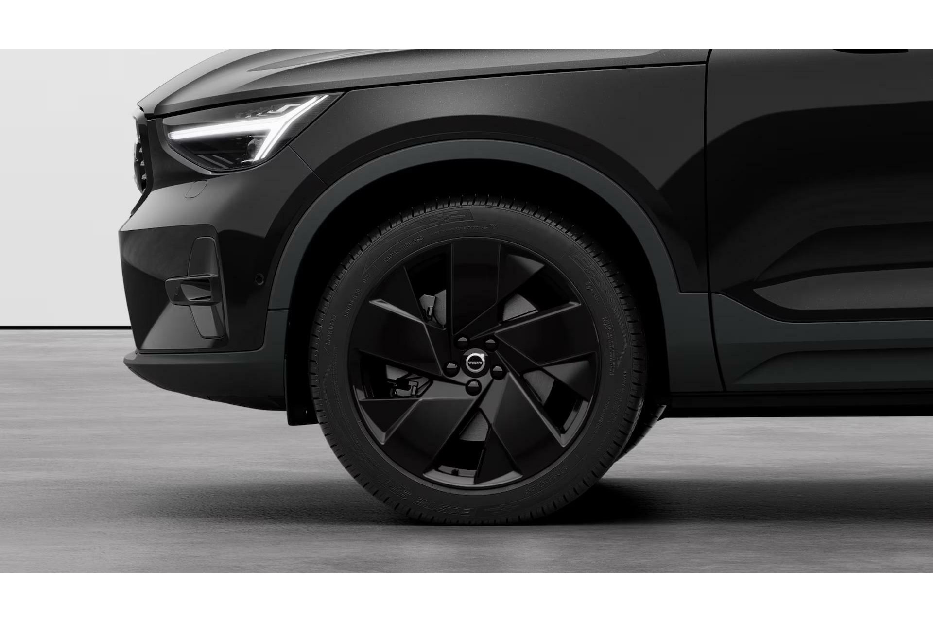 Volvo XC40 | B3 Ultra Dark | Black Edition | 360° Camera | Panoramadak | MY 2025 |