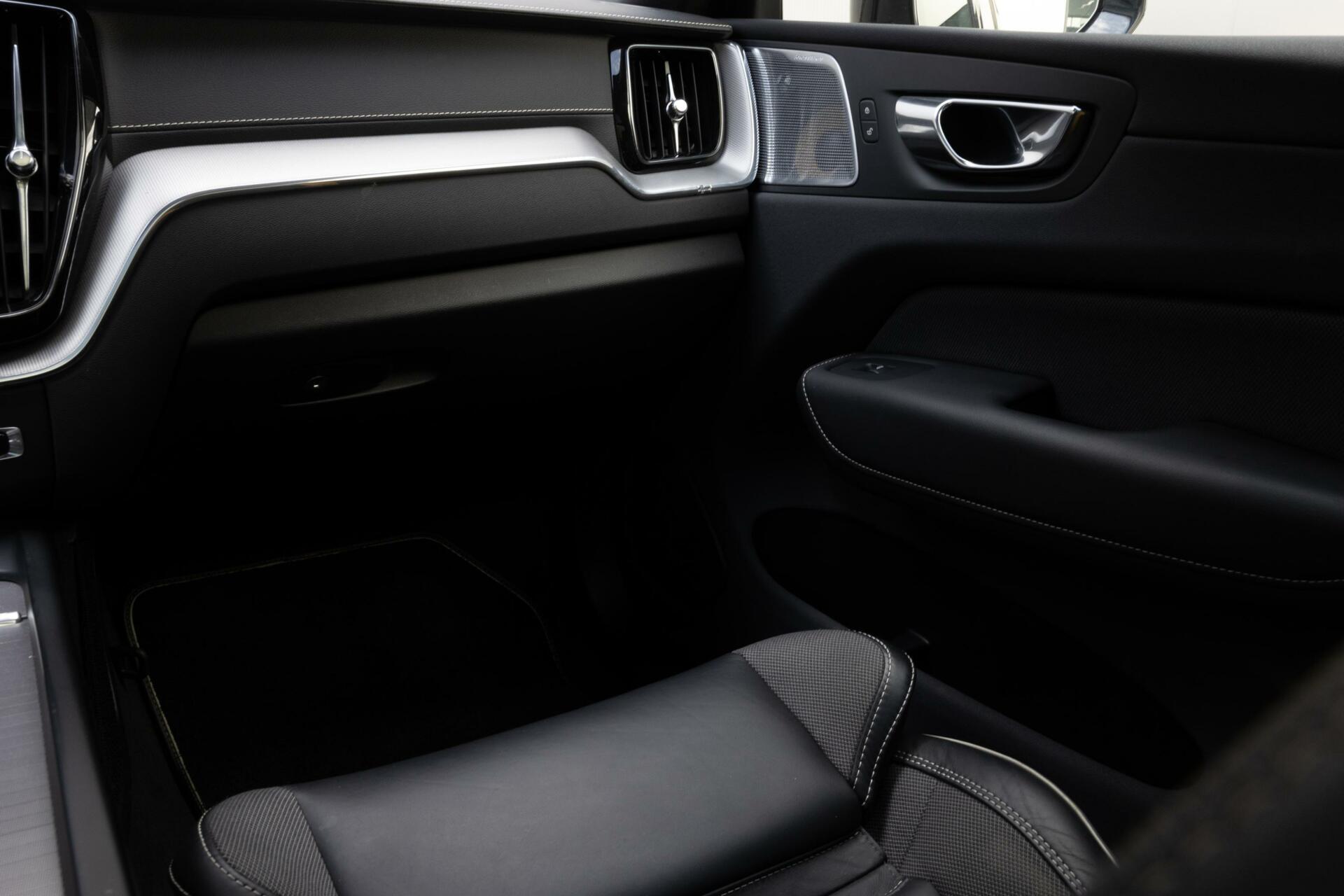 Volvo XC60 | T8 AWD Polestar | 360° Camera | Panoramadak | B&W Audio |Full LED |