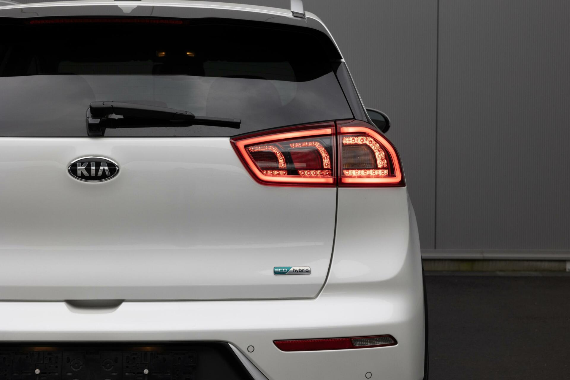 Kia Niro 1.6 GDi Hybrid DynamicPlusLine Leer Camera Carplay