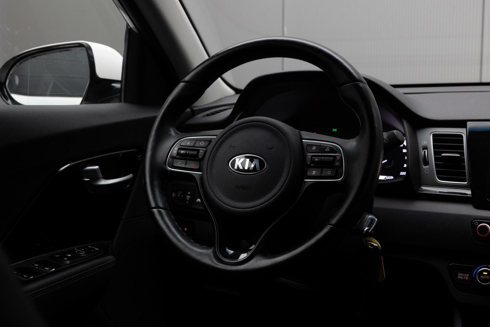 Kia Niro 1.6 GDi Hybrid DynamicPlusLine Leer Camera Carplay