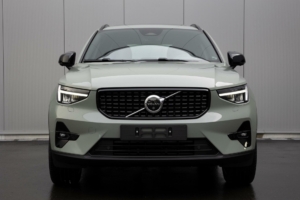 Volvo XC40 | B3 Ultra Dark | H&K Audio | 360° Camera | Panoramadak | MY 2025 |