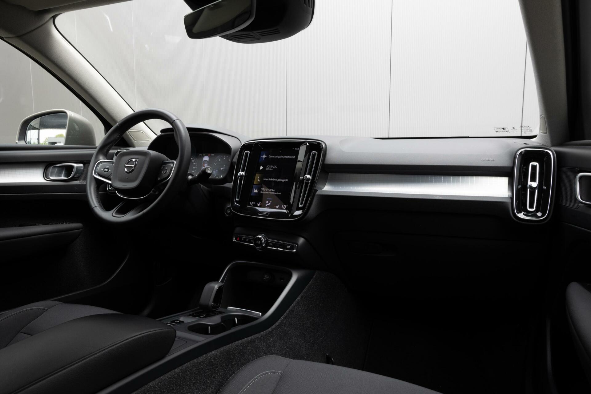 Volvo XC40 2.0 B4 Momentum Business