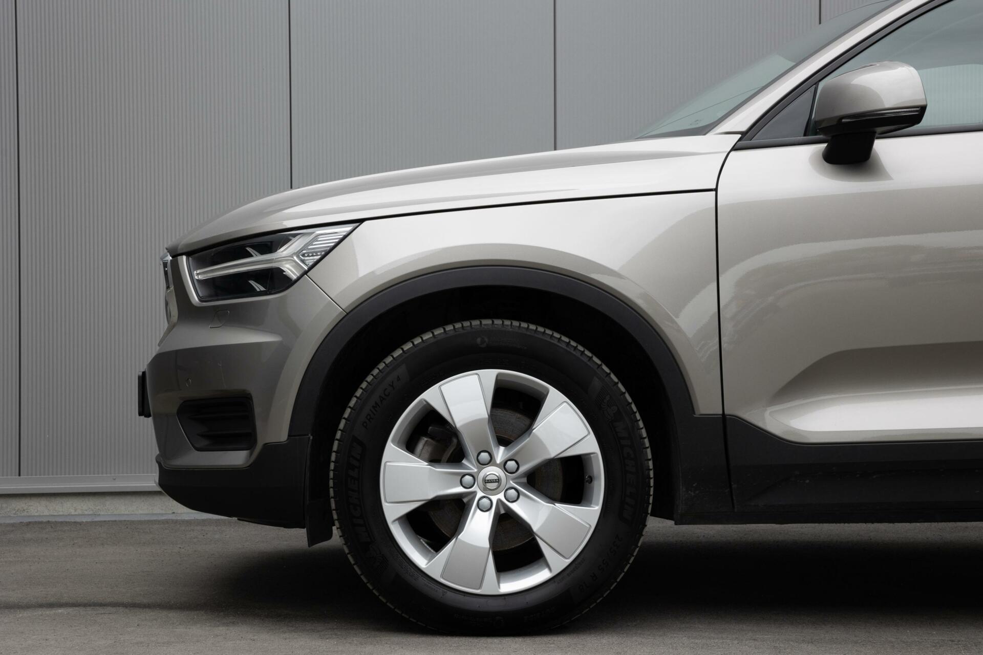 Volvo XC40 2.0 B4 Momentum Business