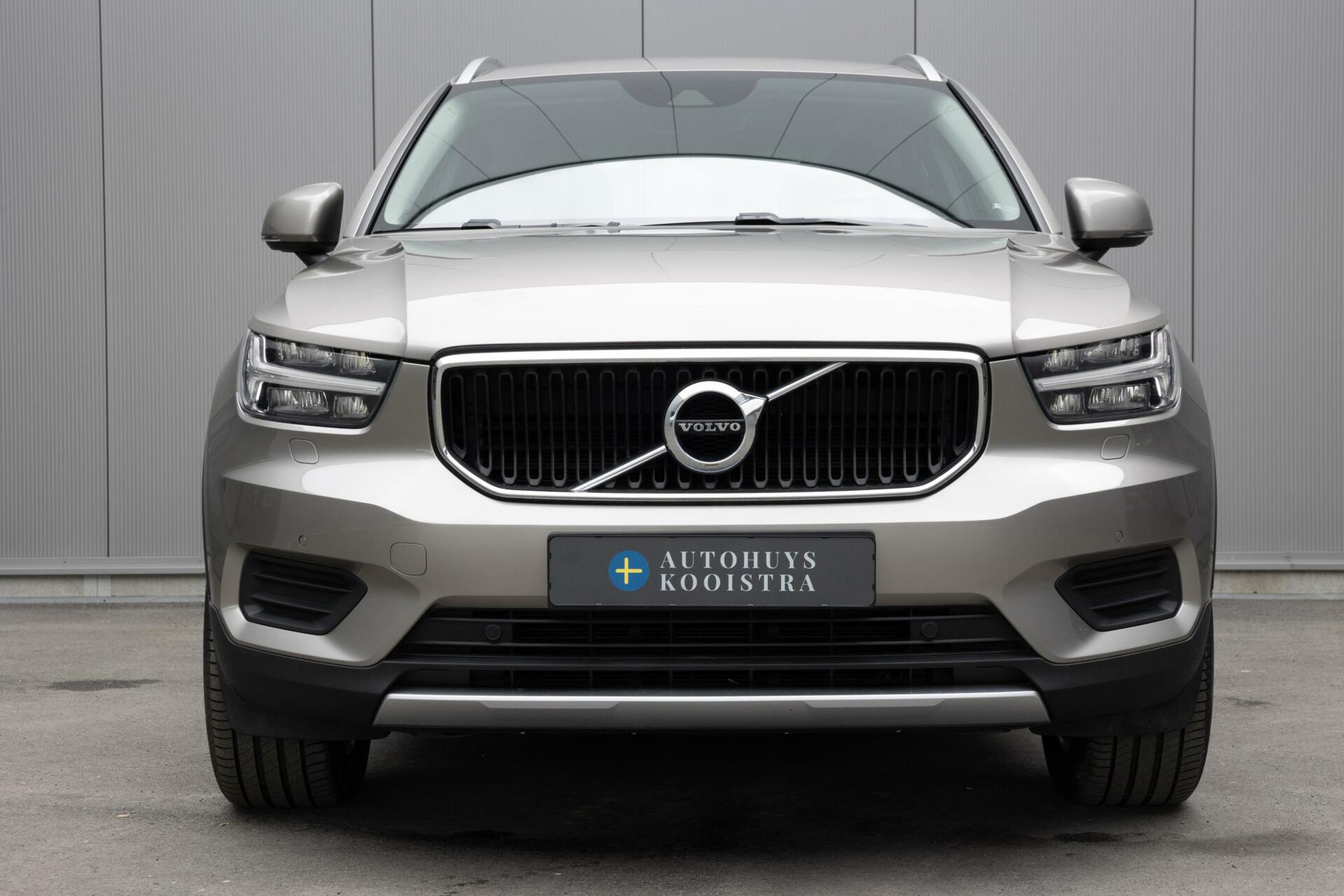 Volvo XC40 2.0 B4 Momentum Business