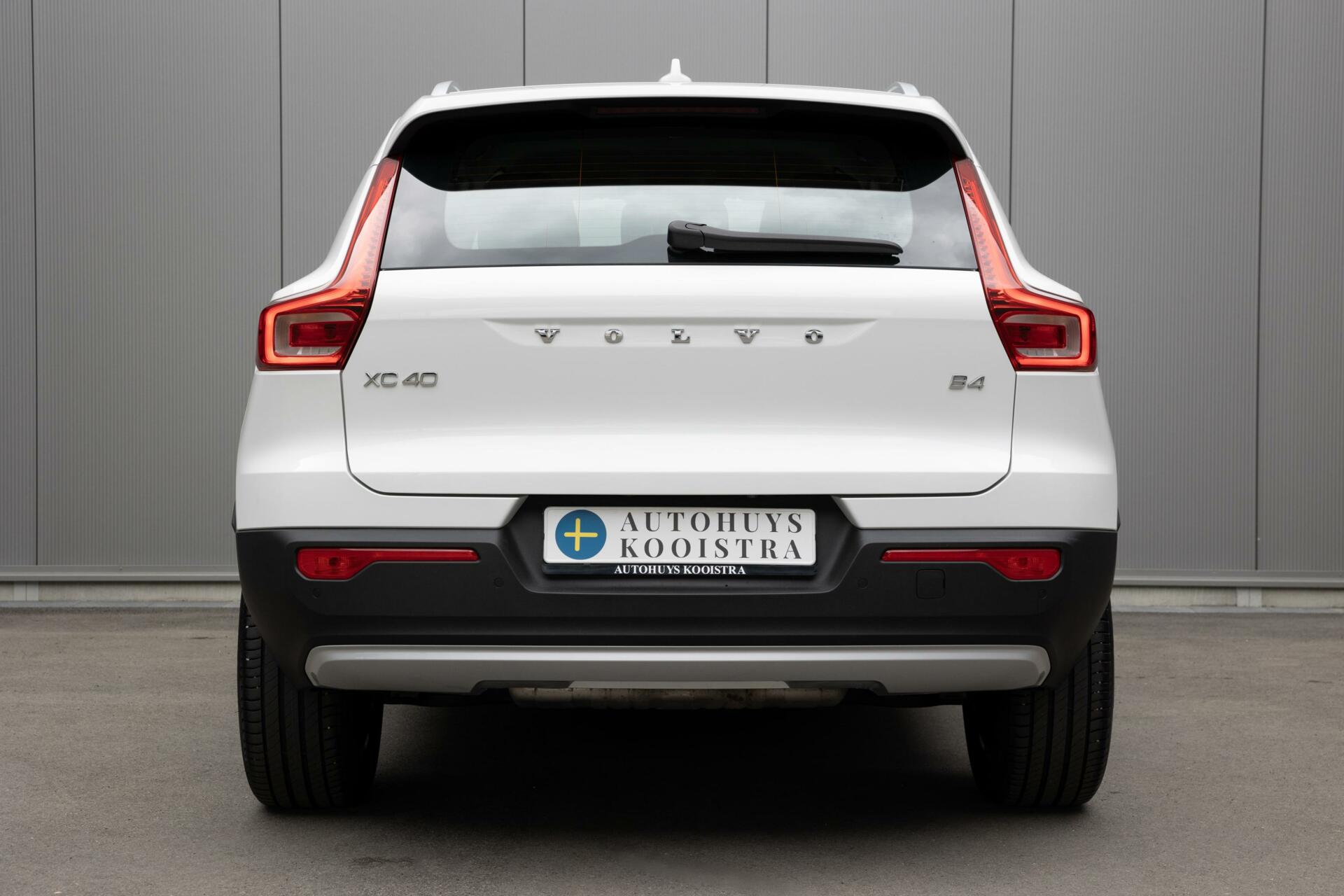 Volvo XC40 | B4 Momentum Business | Full Led Koplampen | Winterpack | BLIS | Adaptive Cruise |