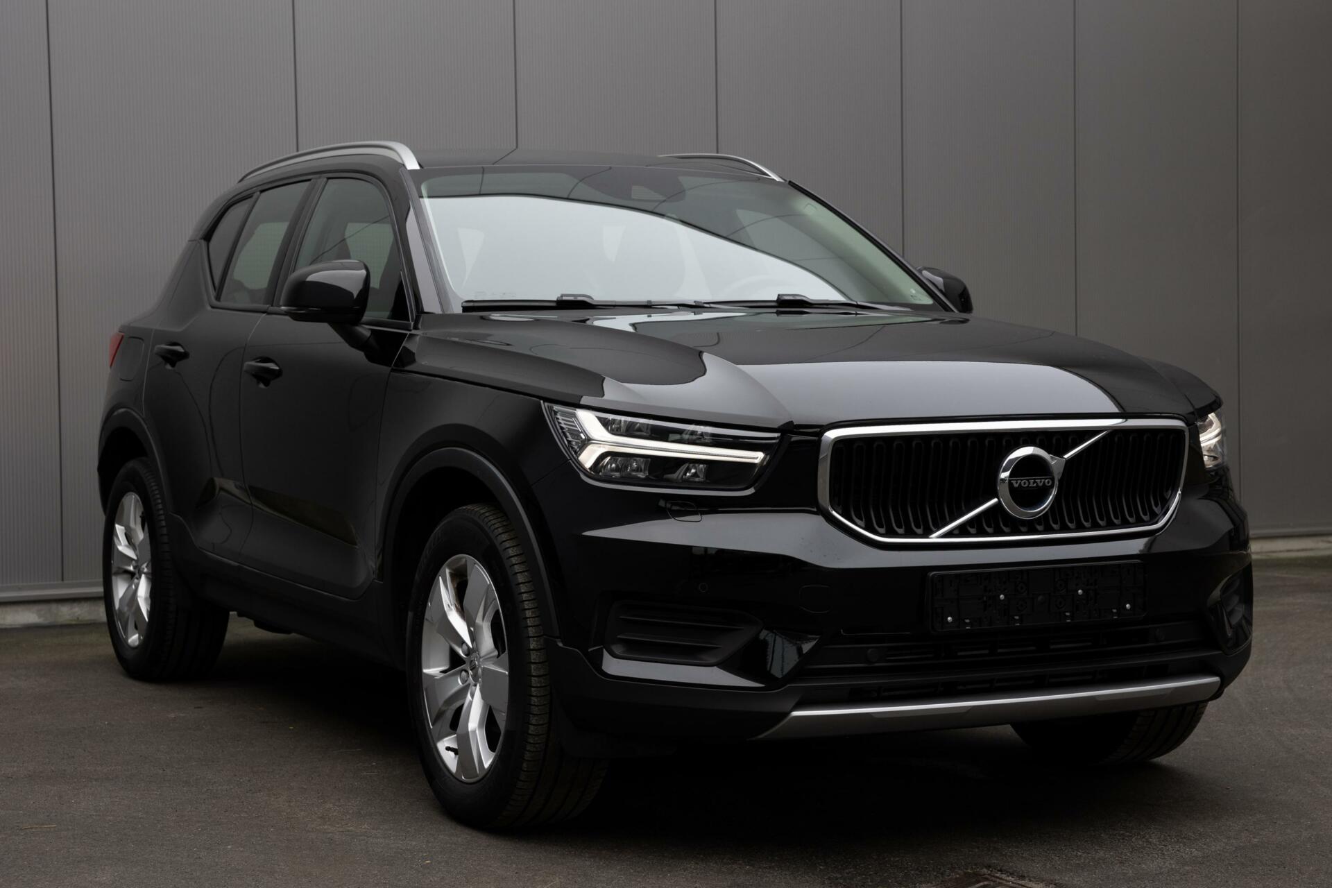 Volvo XC40 | T2 Momentum Business Navigatie Camera Parkeersensoren