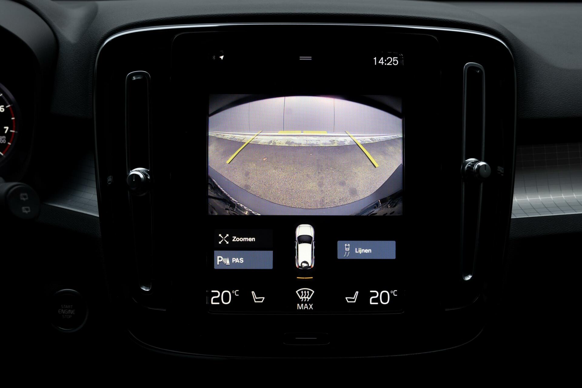 Volvo XC40 | T2 Momentum Business Navigatie Camera Parkeersensoren