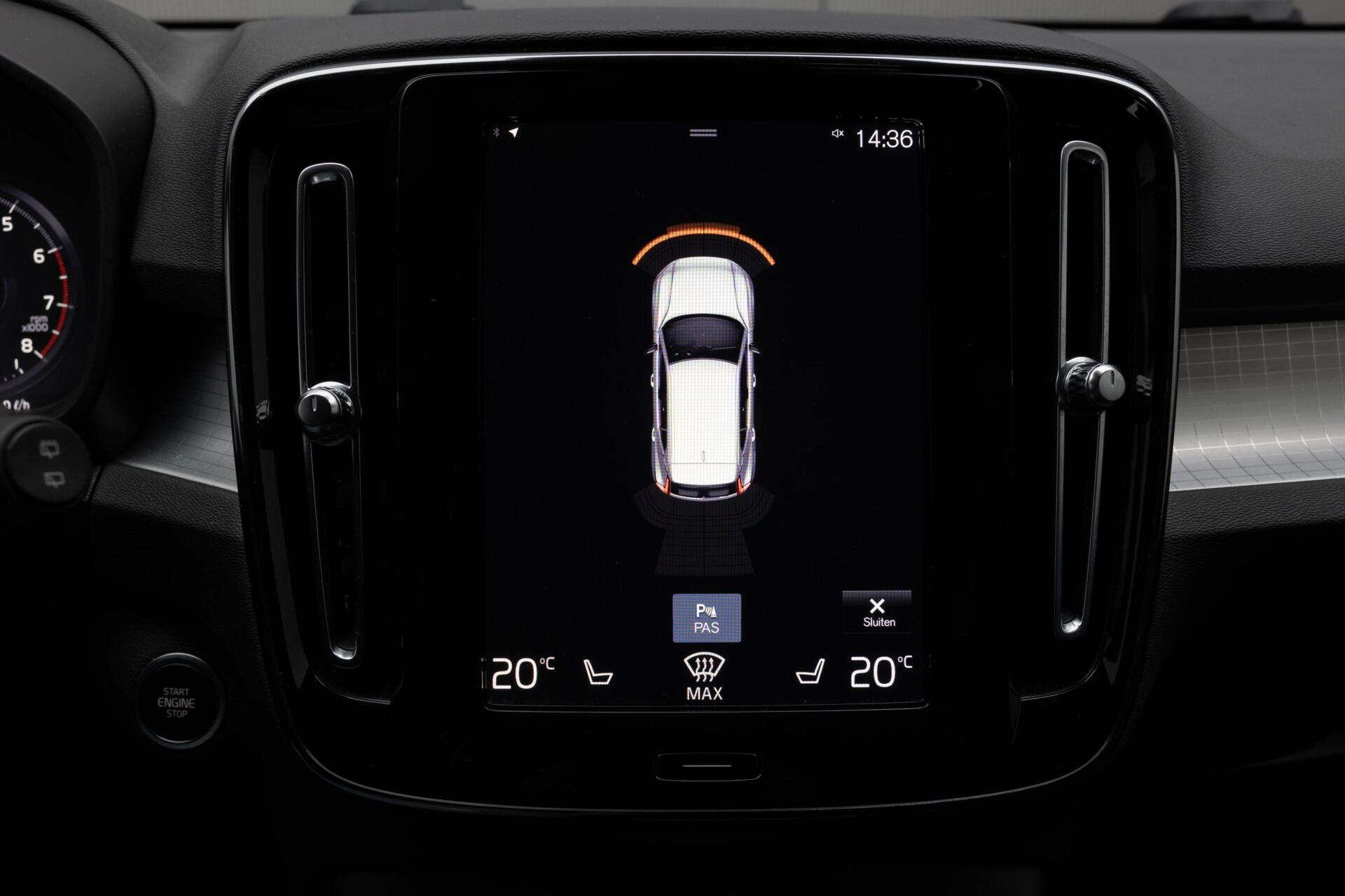 Volvo XC40 | T2 Momentum Business Navigatie Camera Parkeersensoren