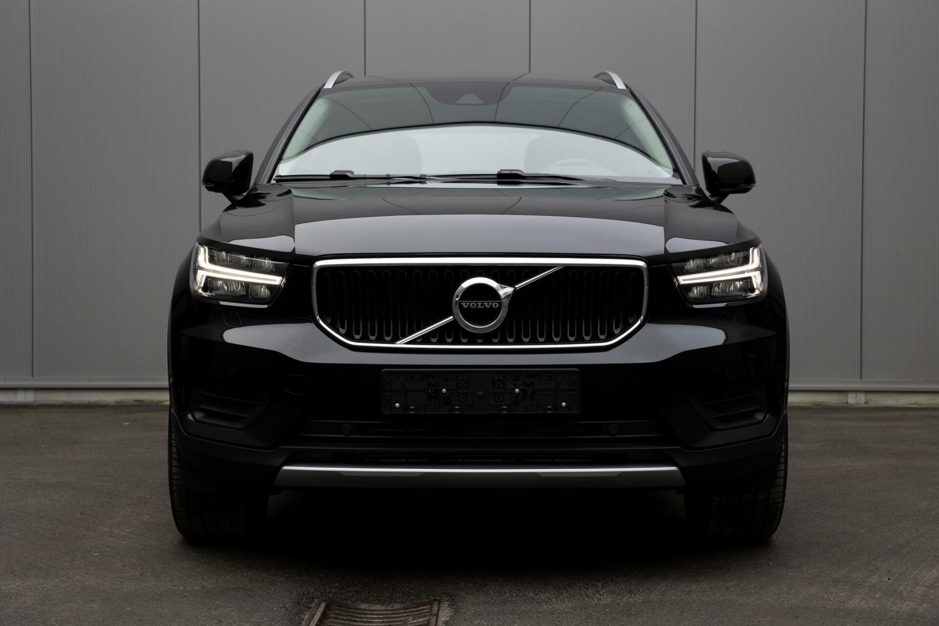 Volvo XC40 | T2 Momentum Business Navigatie Camera Parkeersensoren