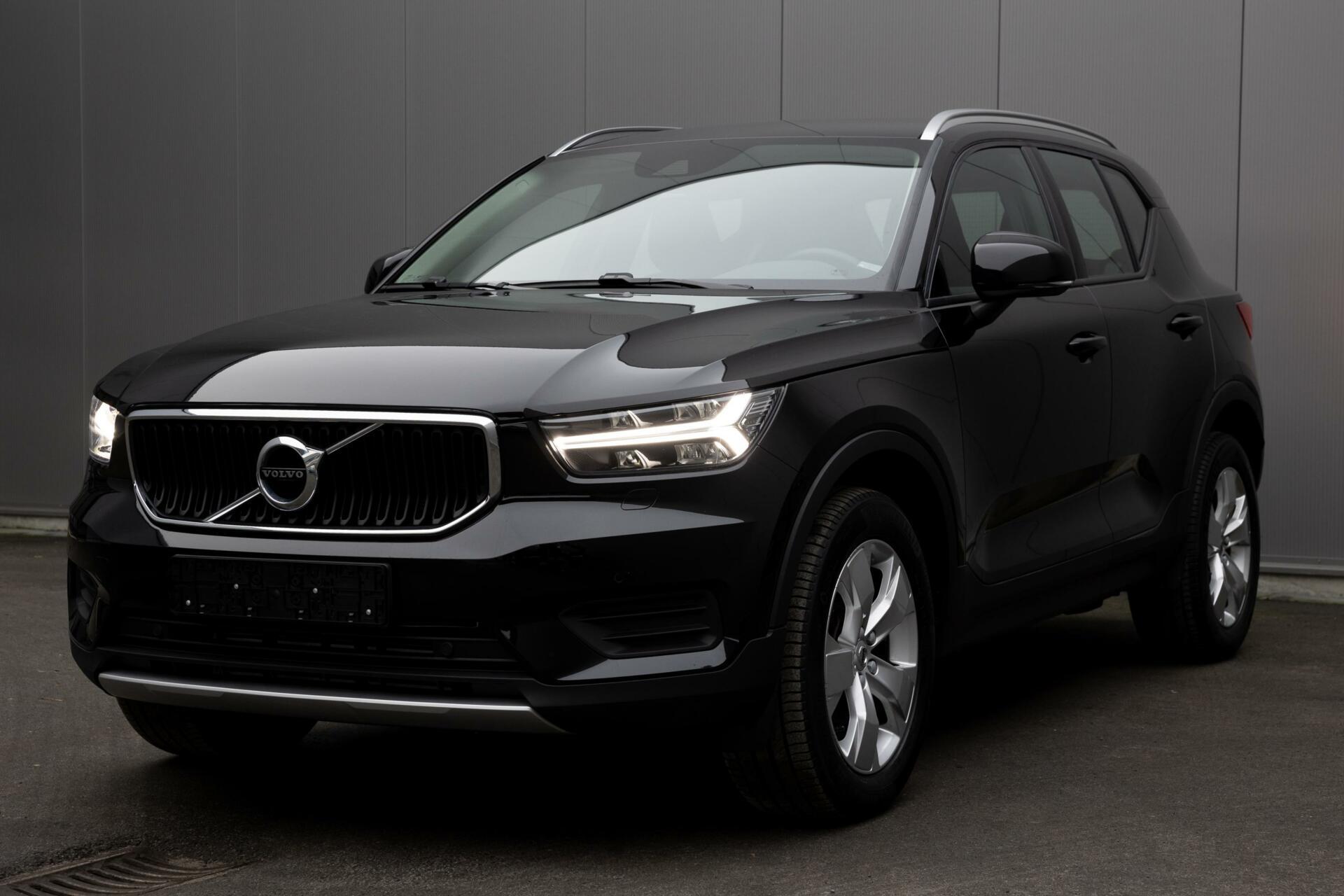 Volvo XC40 | T2 Momentum Business Navigatie Camera Parkeersensoren