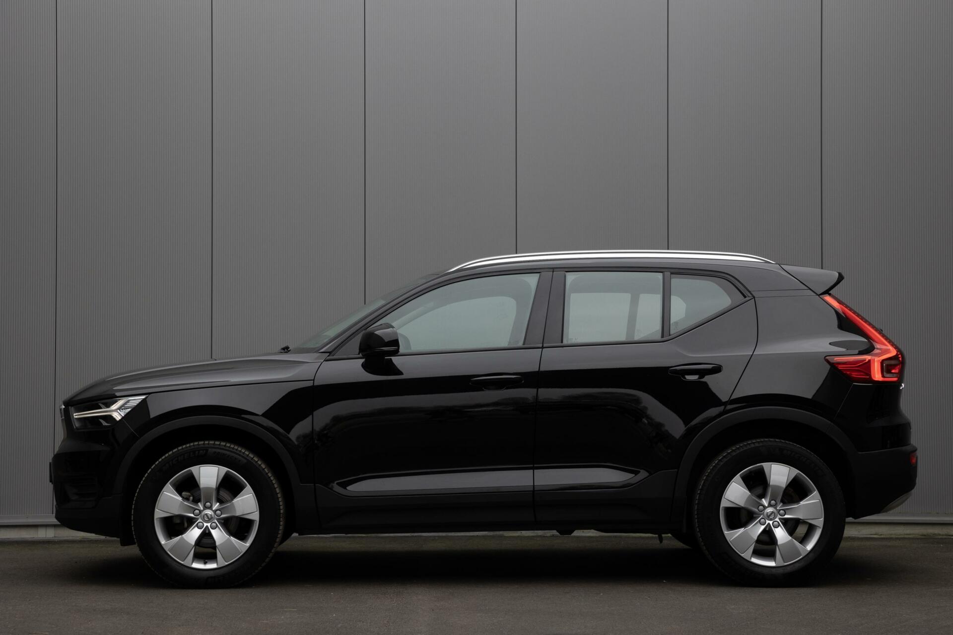 Volvo XC40 | T2 Momentum Business Navigatie Camera Parkeersensoren