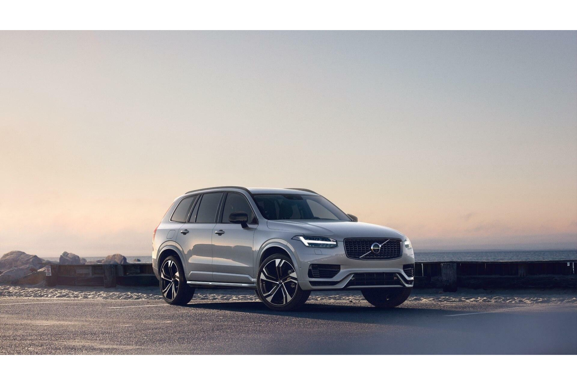 Volvo XC90 | T8 Recharge AWD Ultra Dark | MY 2025 | Full Option | AWD | Luchtvering |