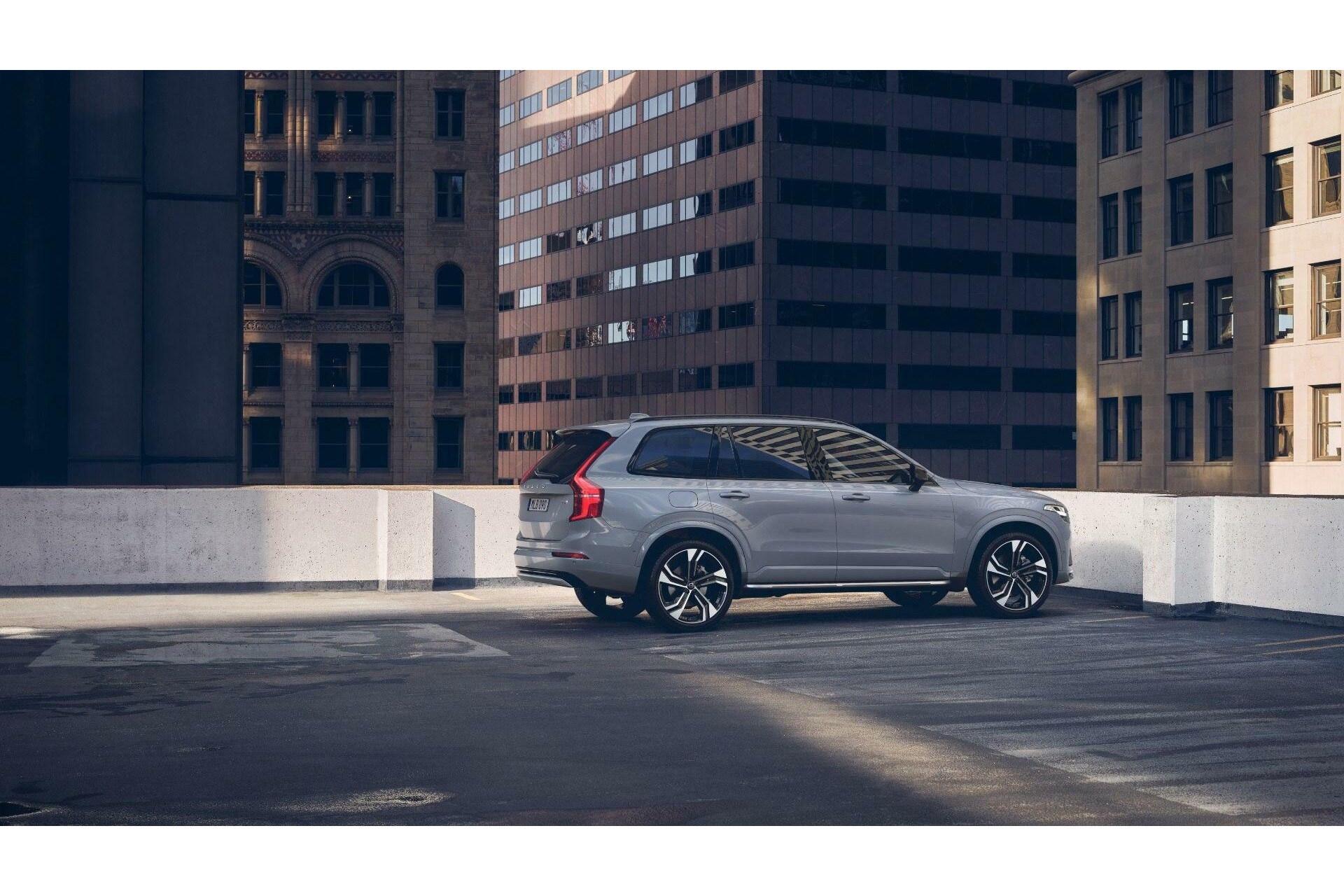 Volvo XC90 | T8 Recharge AWD Ultra Dark | MY 2025 | Full Option | AWD | Luchtvering |