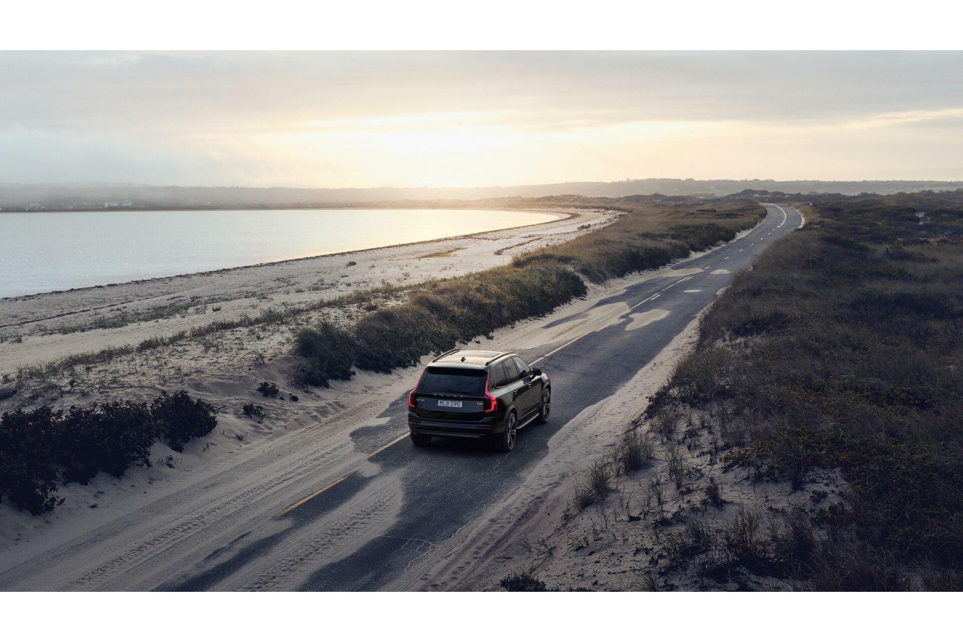 Volvo XC90 | T8 Recharge AWD Ultra Dark | MY 2025 | Full Option | AWD | Luchtvering |