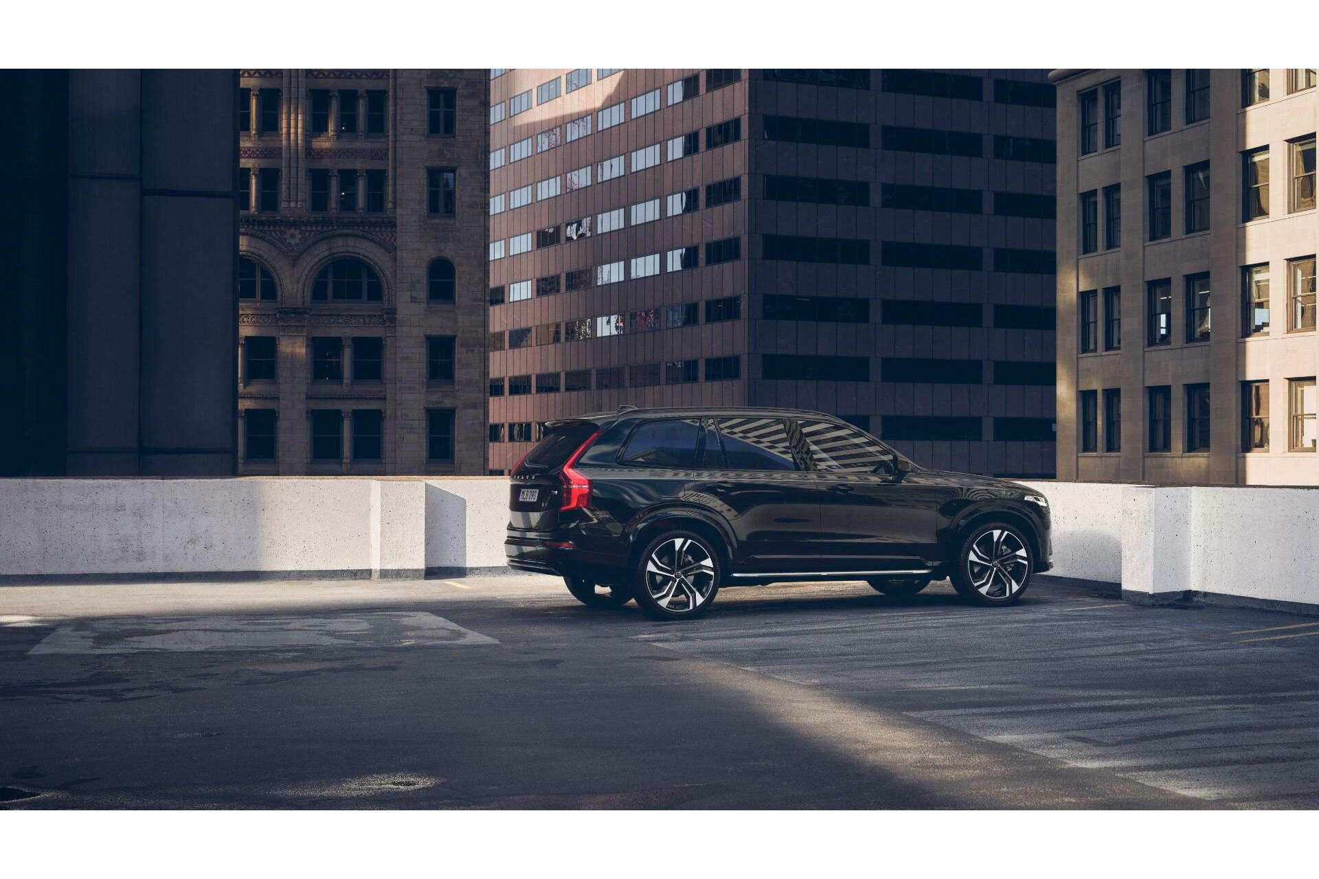 Volvo XC90 | T8 Recharge AWD Ultra Dark | MY 2025 | Full Option | AWD | Luchtvering |