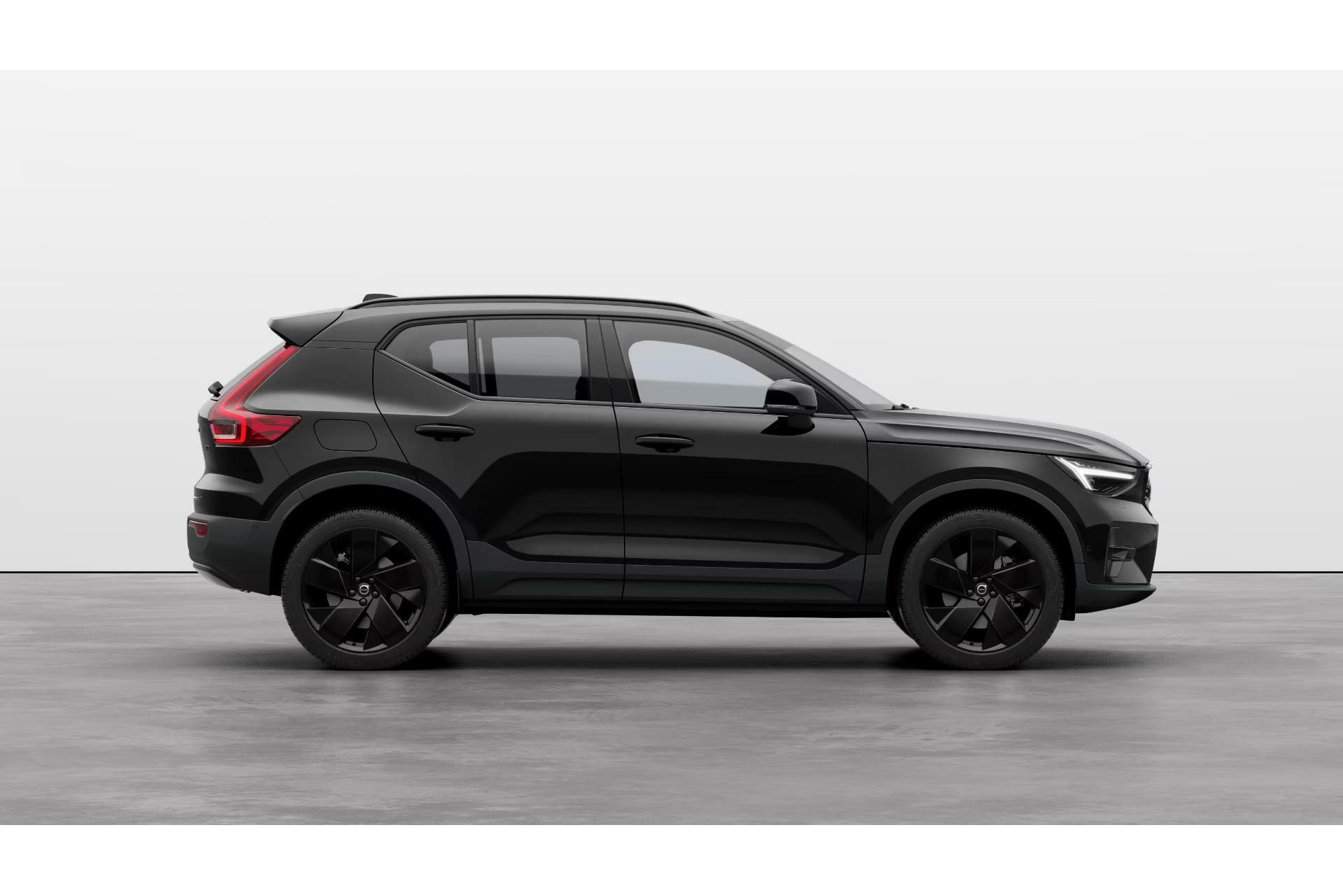 Volvo XC40 | B3 Ultra Dark | Black Edition | 360° Camera | Panoramadak | MY 2025 |