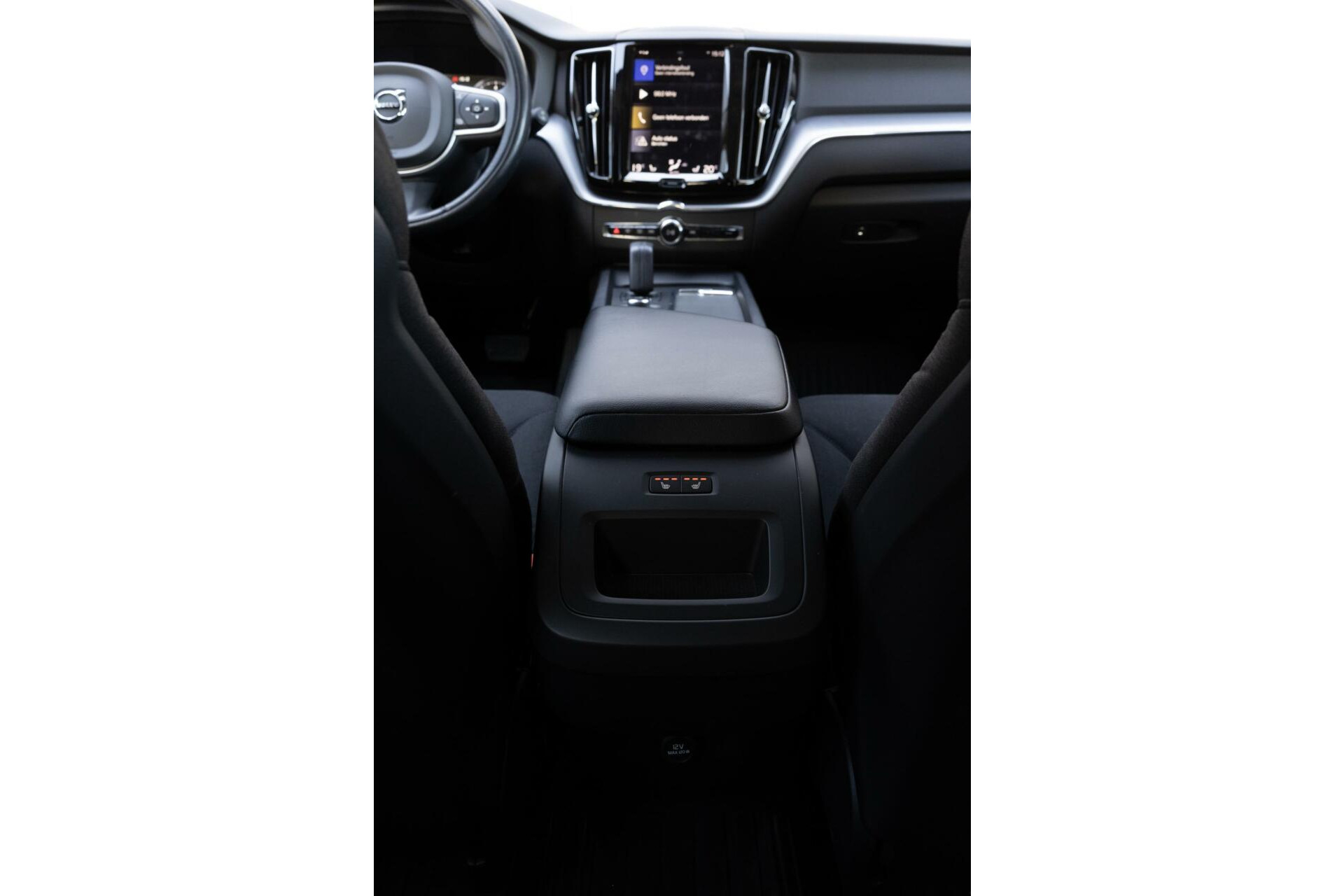 Volvo XC60 | B5 Momentum Pro | Full LED | Trekhaak | Pilot Assist | 18” LM Velgen |