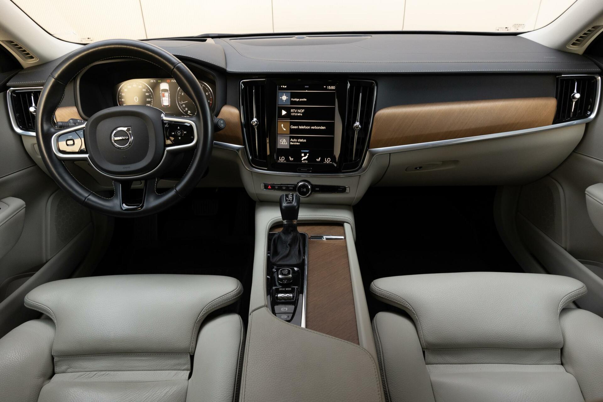 Volvo V90 | T5 Inscription | 360° camera | Head up Display | Lederen bekleding | Pilot Assist |