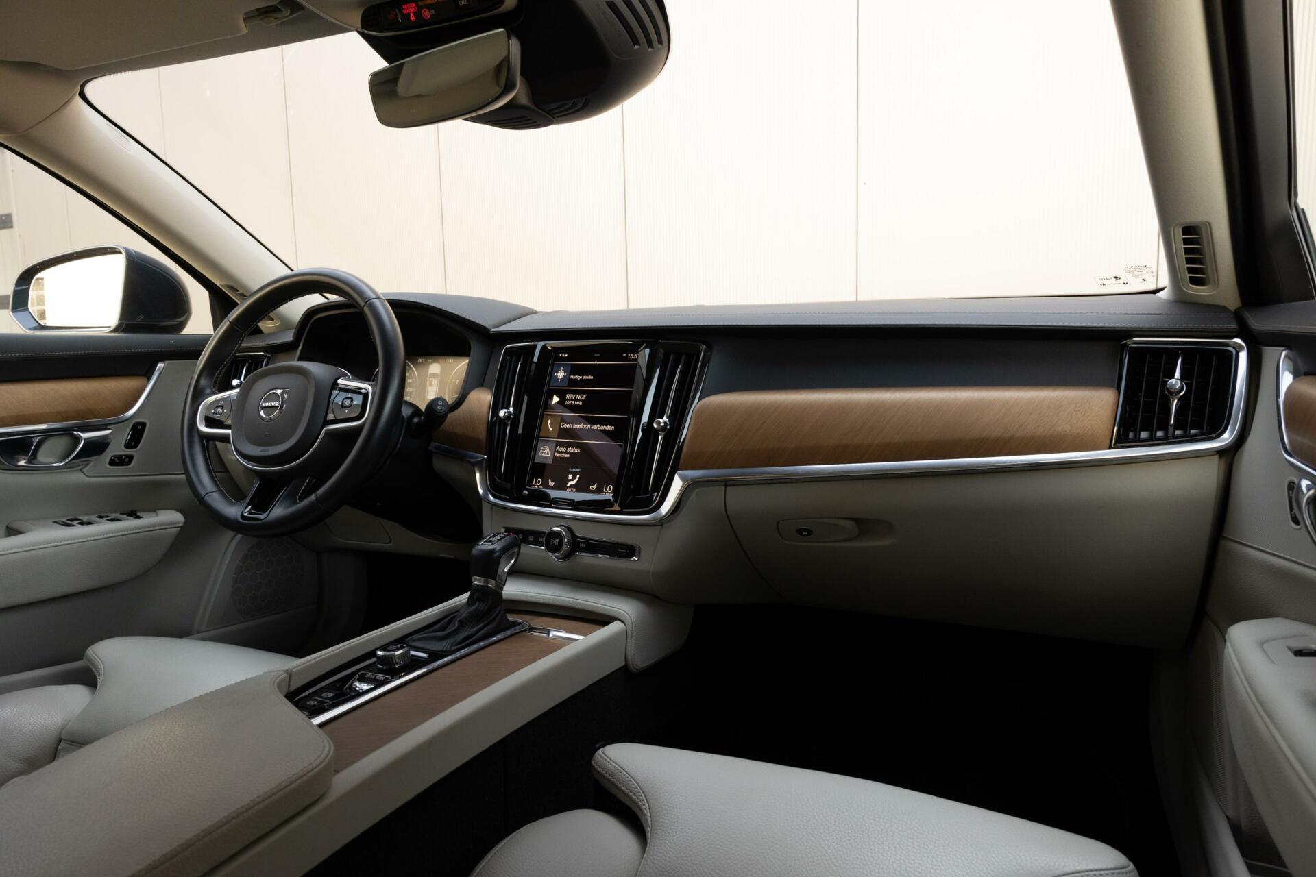 Volvo V90 | T5 Inscription | 360° camera | Head up Display | Lederen bekleding | Pilot Assist |