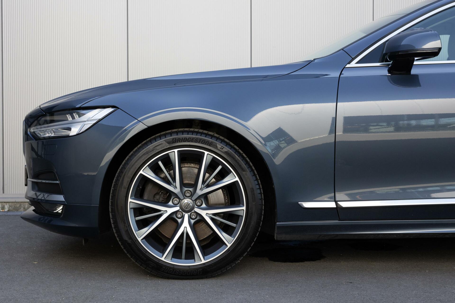 Volvo V90 | T5 Inscription | 360° camera | Head up Display | Lederen bekleding | Pilot Assist |