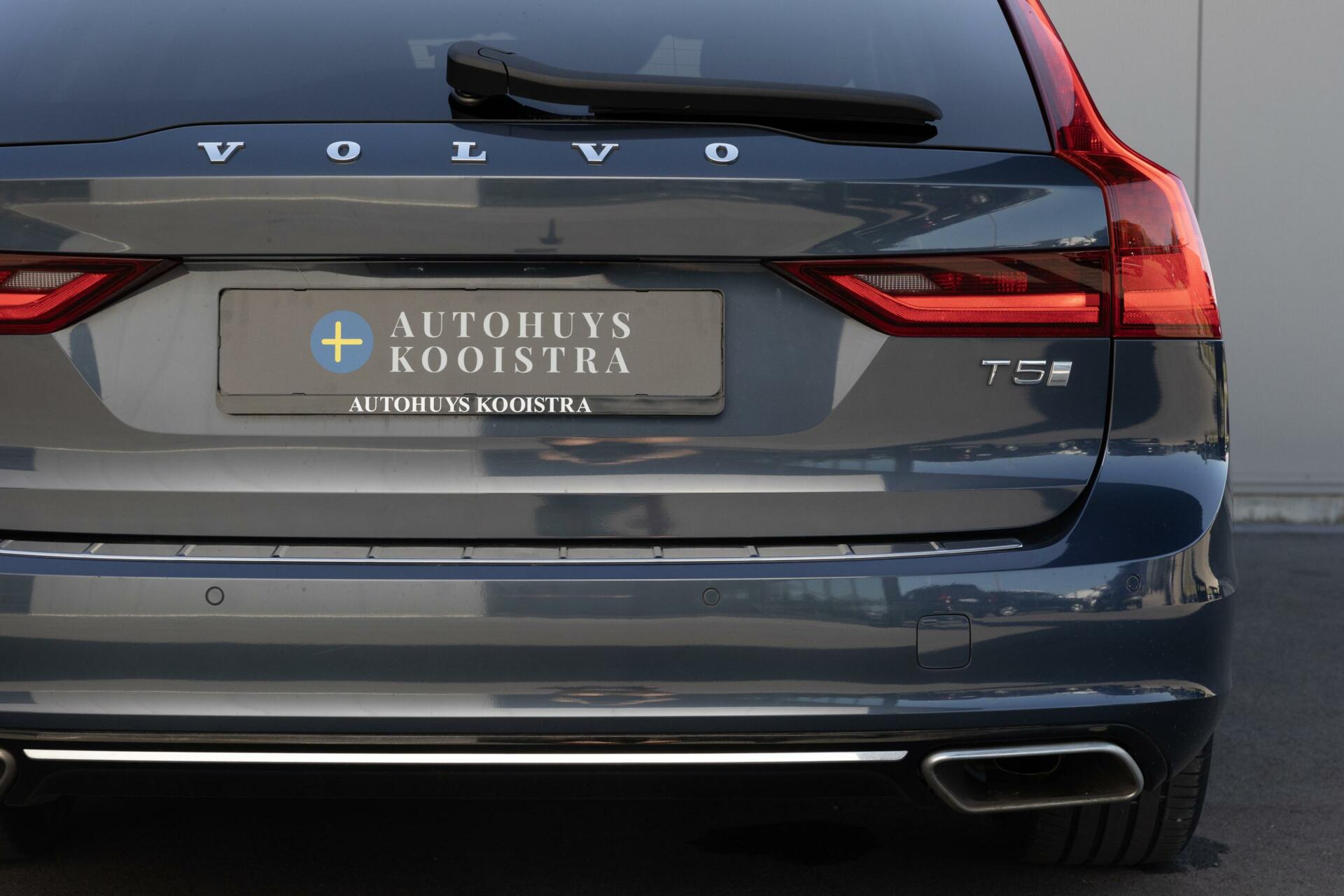 Volvo V90 | T5 Inscription | 360° camera | Head up Display | Lederen bekleding | Pilot Assist |