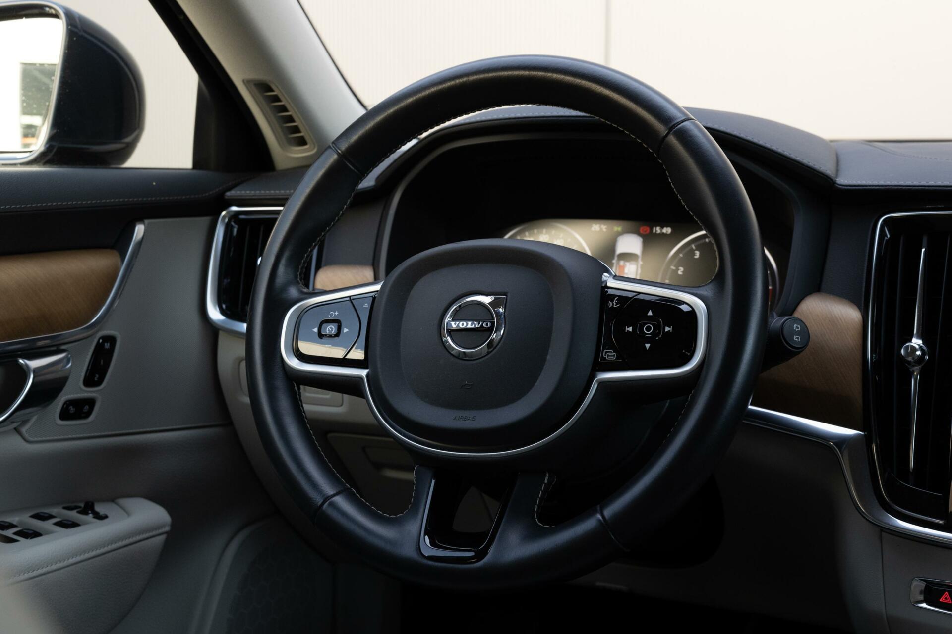 Volvo V90 | T5 Inscription | 360° camera | Head up Display | Lederen bekleding | Pilot Assist |