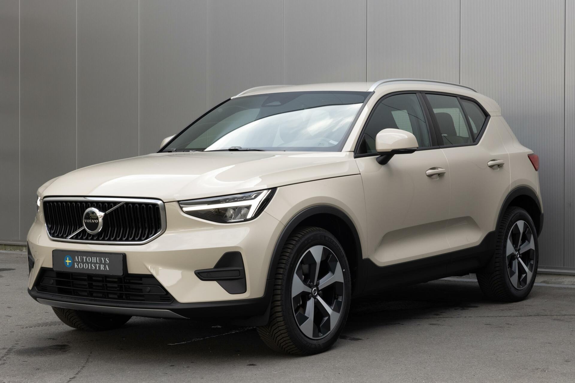 Volvo XC40 2.0 B3 Core Mild Hybrid Google Led MY 2025