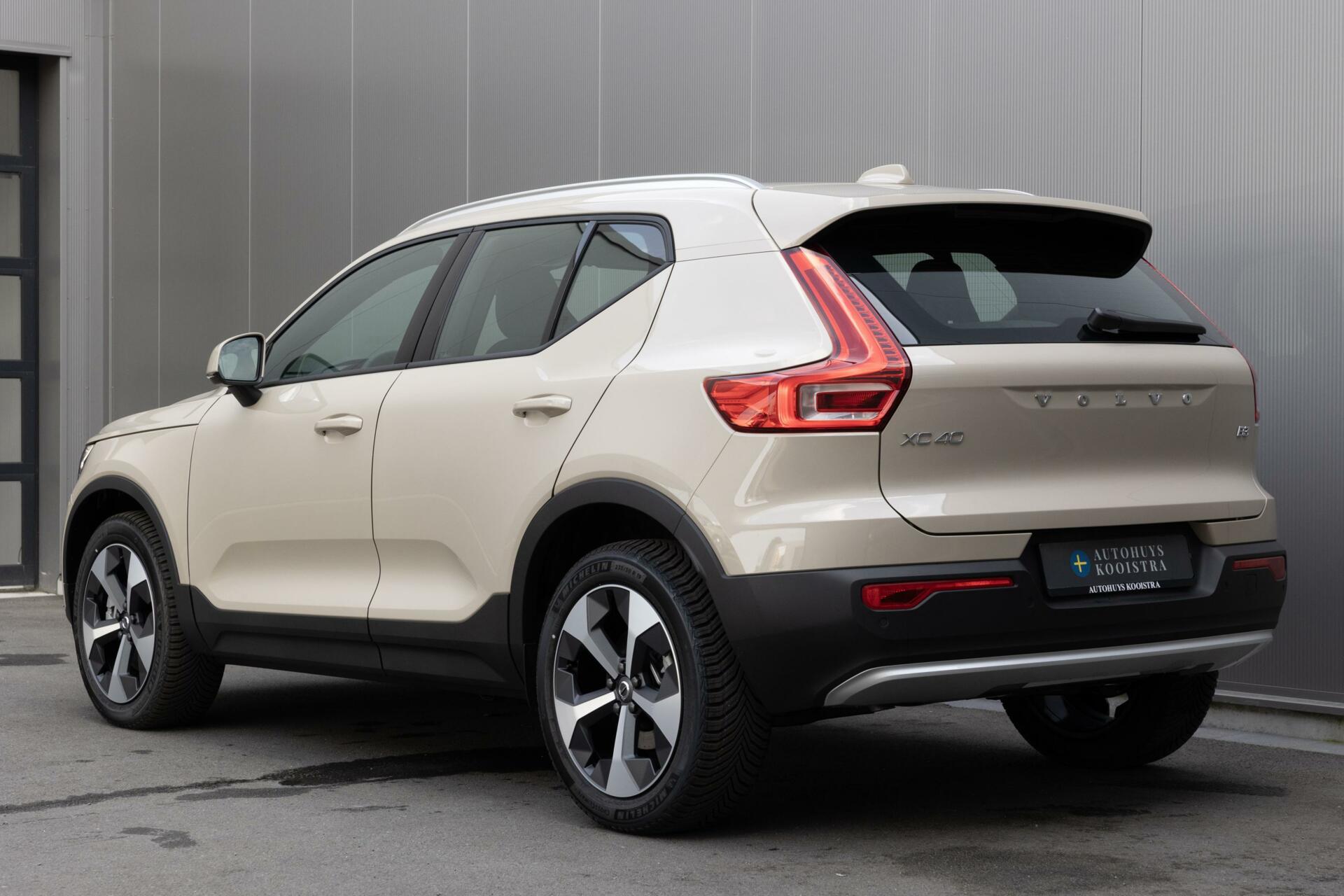 Volvo XC40 2.0 B3 Core Mild Hybrid Google Led MY 2025