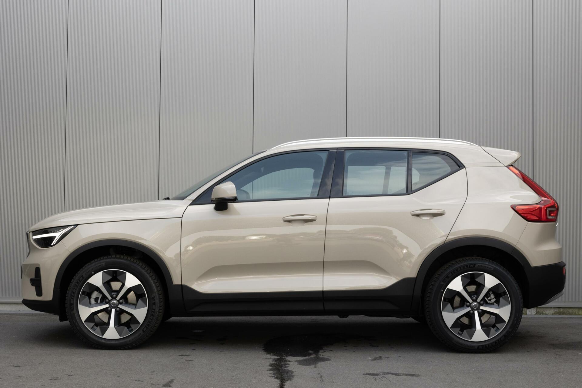 Volvo XC40 2.0 B3 Core Mild Hybrid Google Led MY 2025