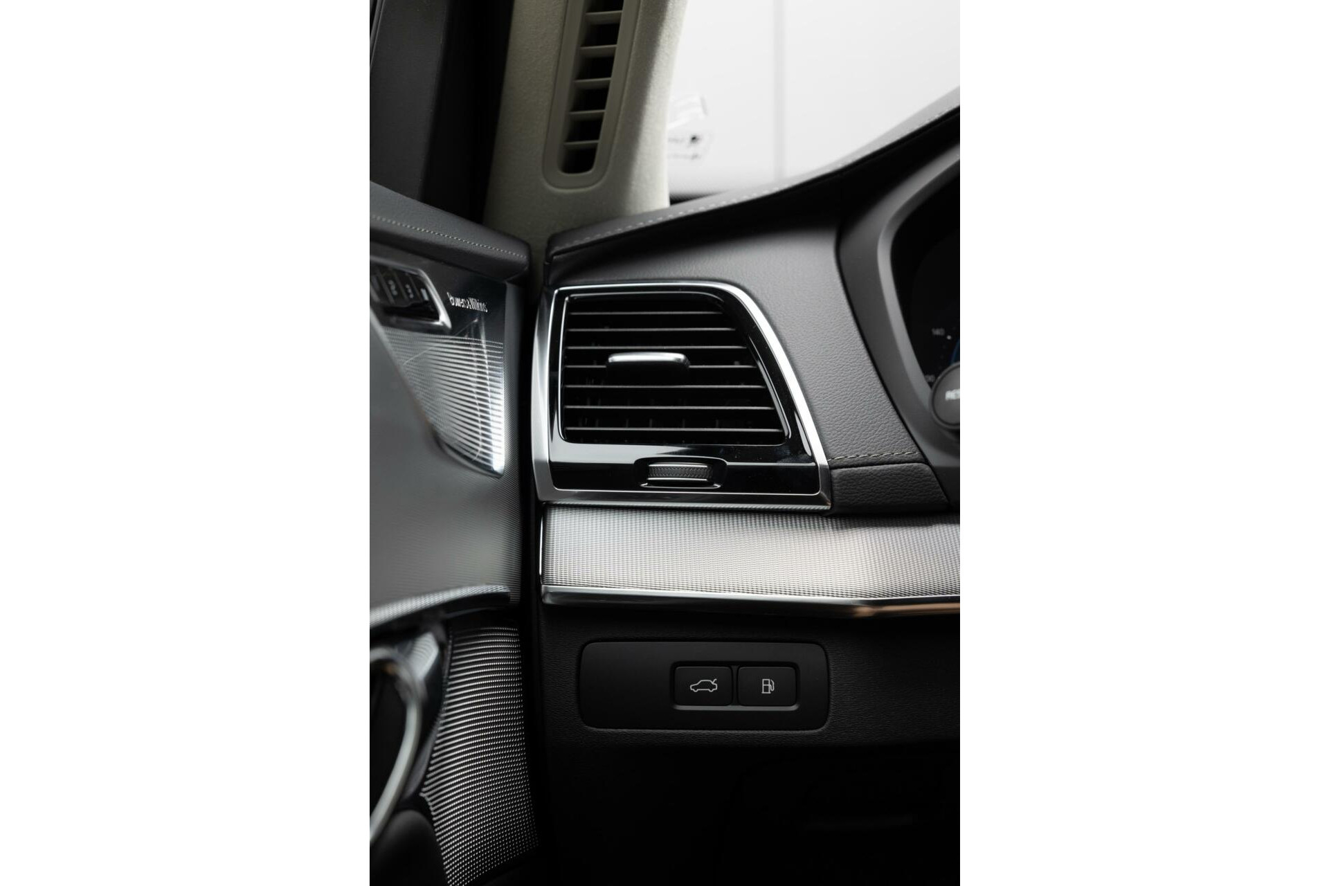 Volvo XC90 2.0 T8 Recharge AWD Ultra Dark Bowers Wilkins audio Luchtvering