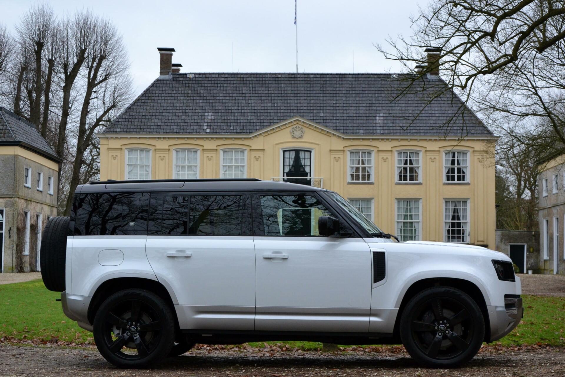 Land Rover Defender 3.0 D250 110 MHEV SE Luchtvering Groot Scherm