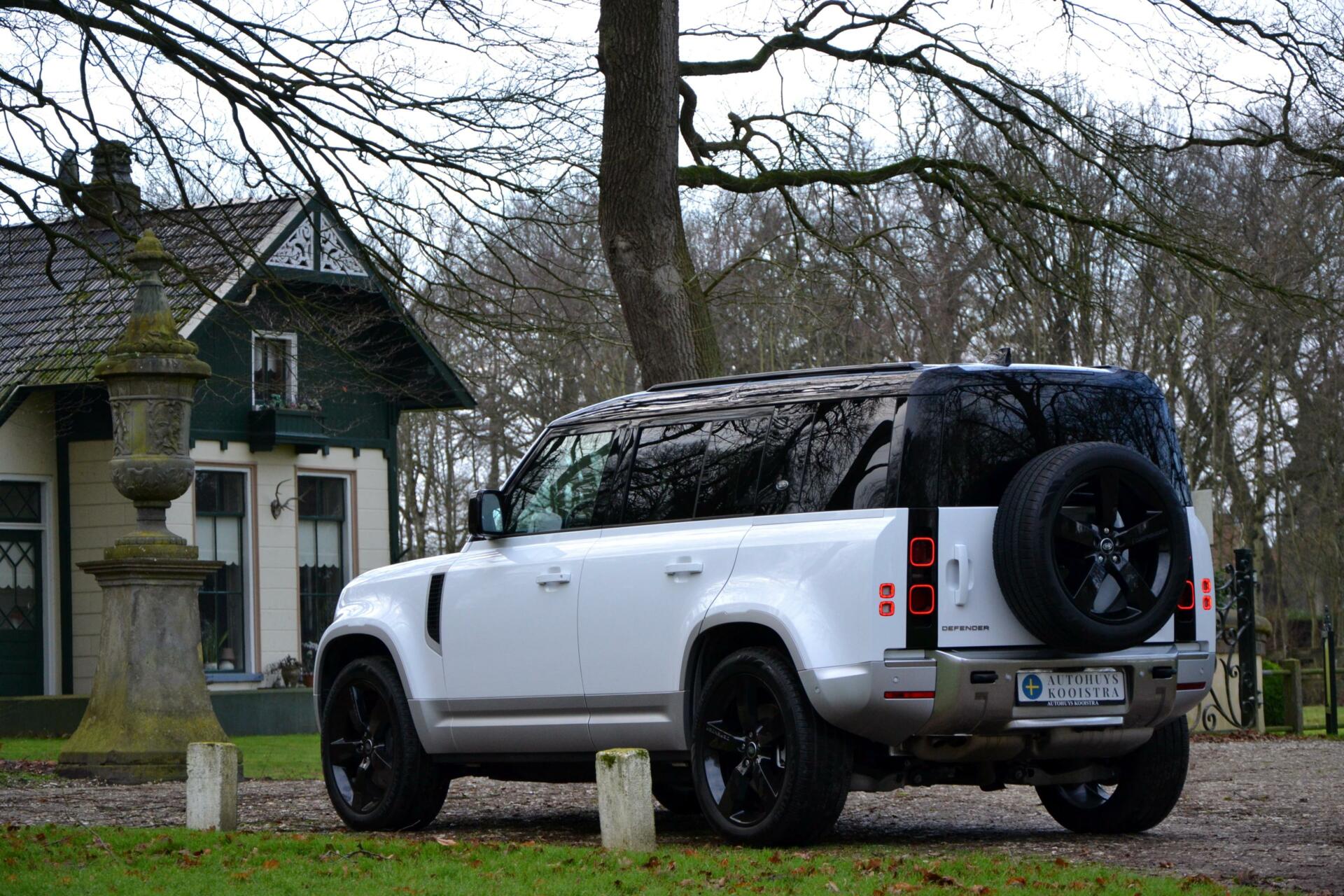 Land Rover Defender 3.0 D250 110 MHEV SE Luchtvering Groot Scherm