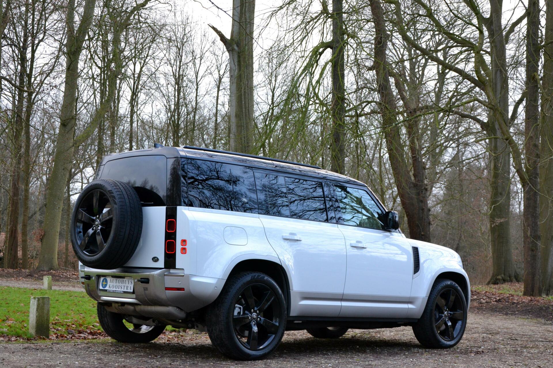 Land Rover Defender 3.0 D250 110 MHEV SE Luchtvering Groot Scherm