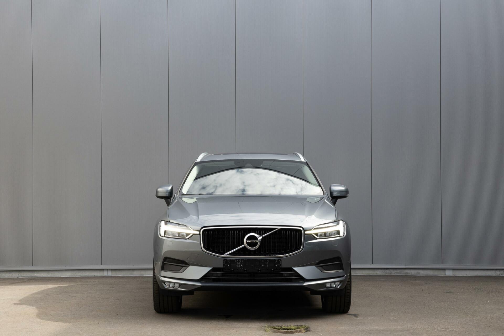 Volvo XC60 2.0 T4 Momentum Pro Pano Elektrische Trekhaak