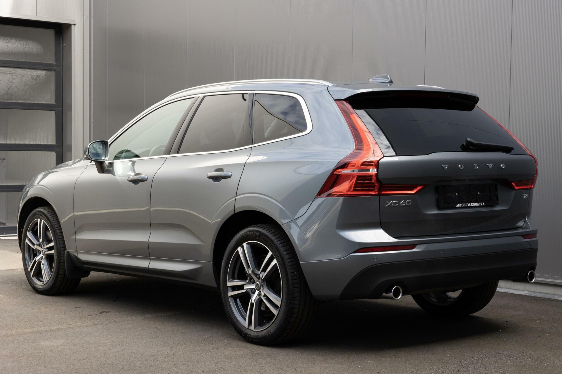 Volvo XC60 2.0 T4 Momentum Pro Pano Elektrische Trekhaak